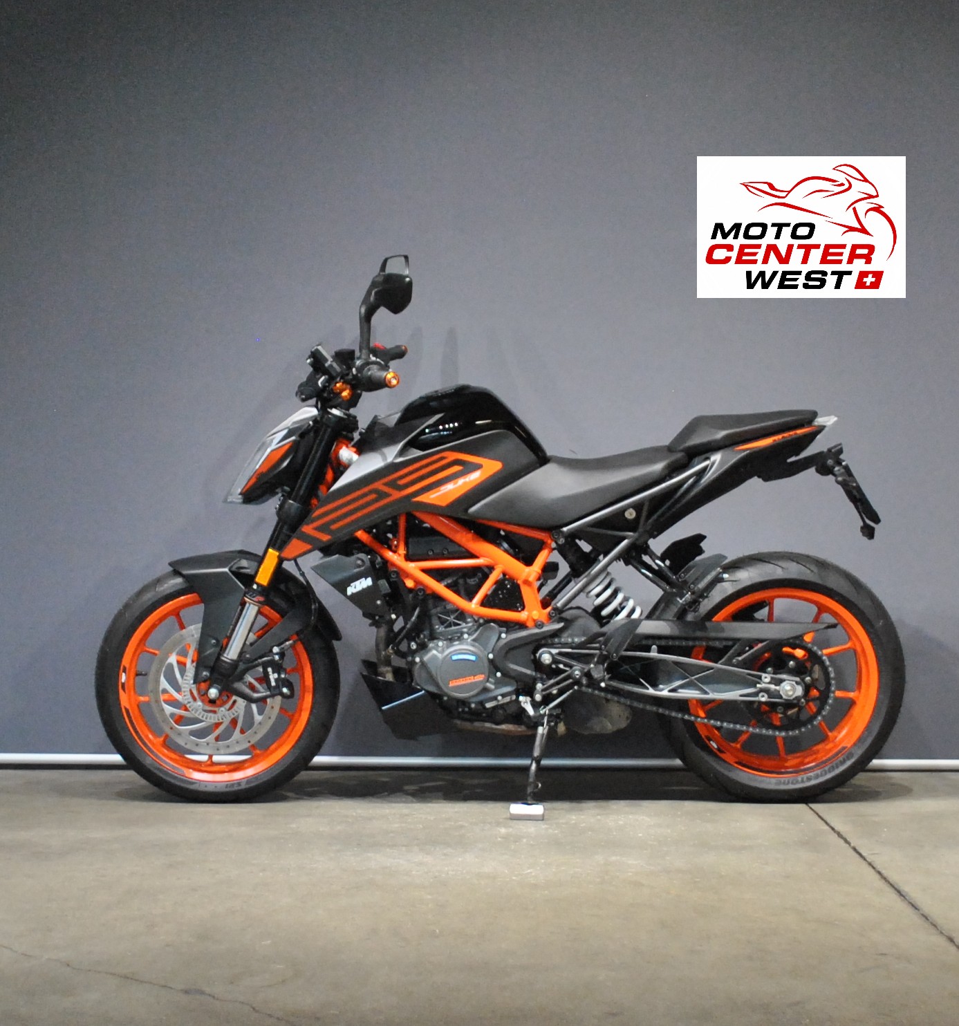 KTM 125 Duke-image-2