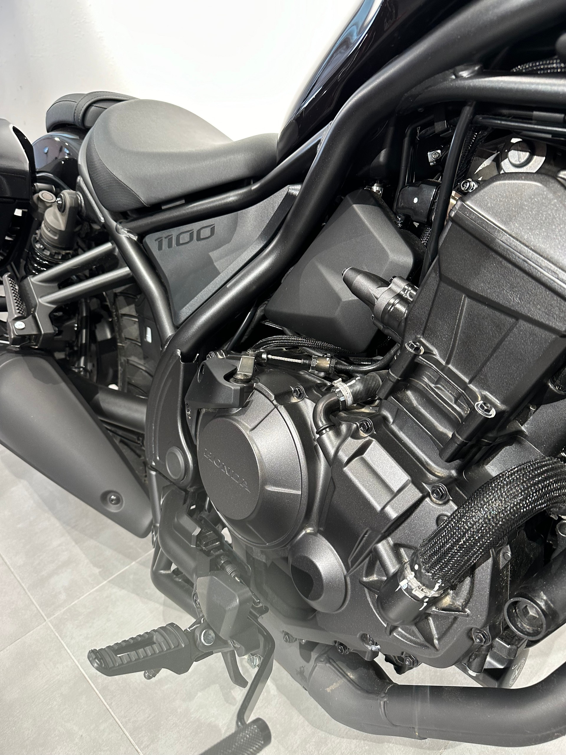 HONDA CMX 1100 Rebel Touring-image-2