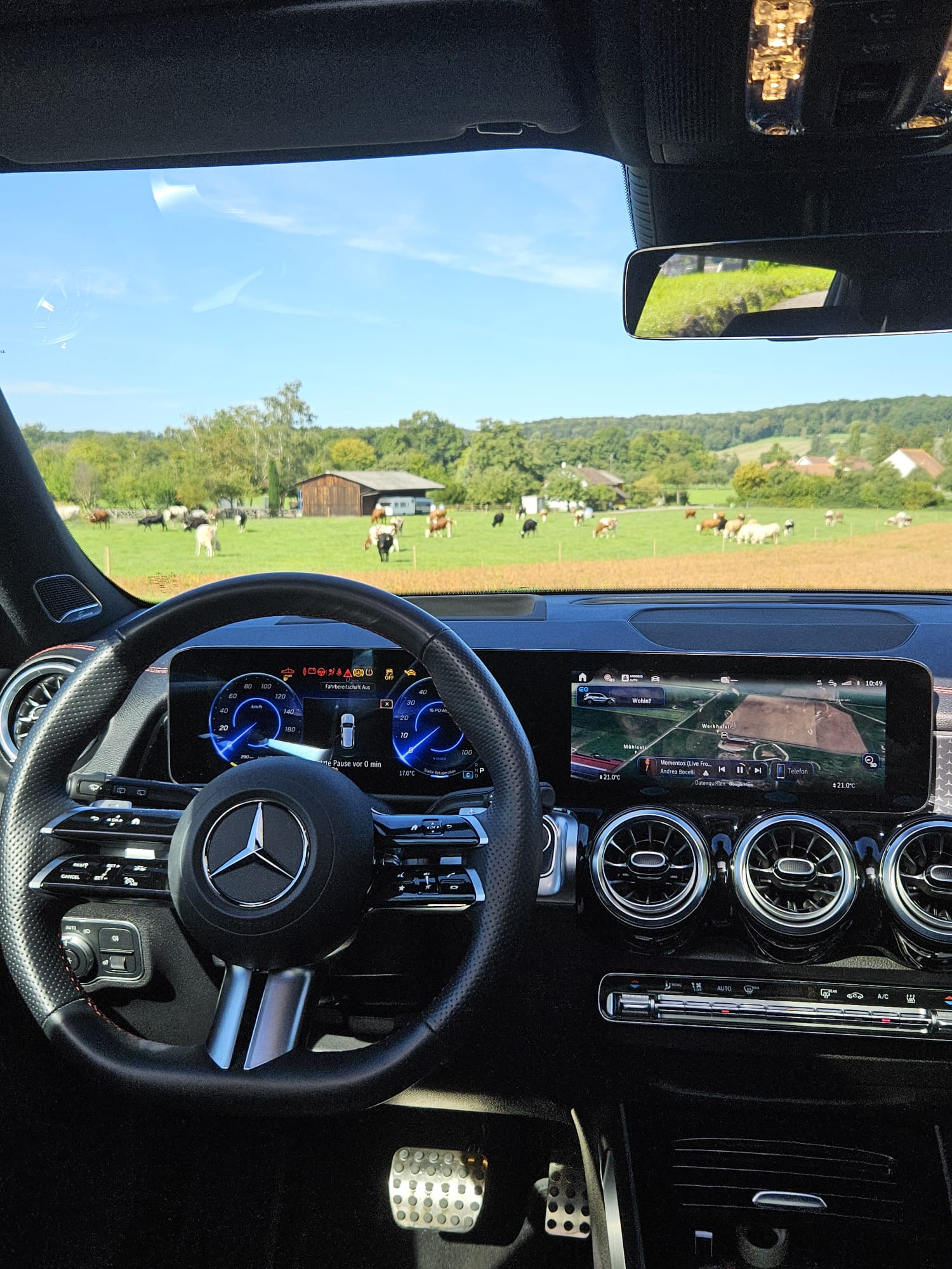 MERCEDES-BENZ EQB350 AMG Line 4Matic (Facelift)-image-16