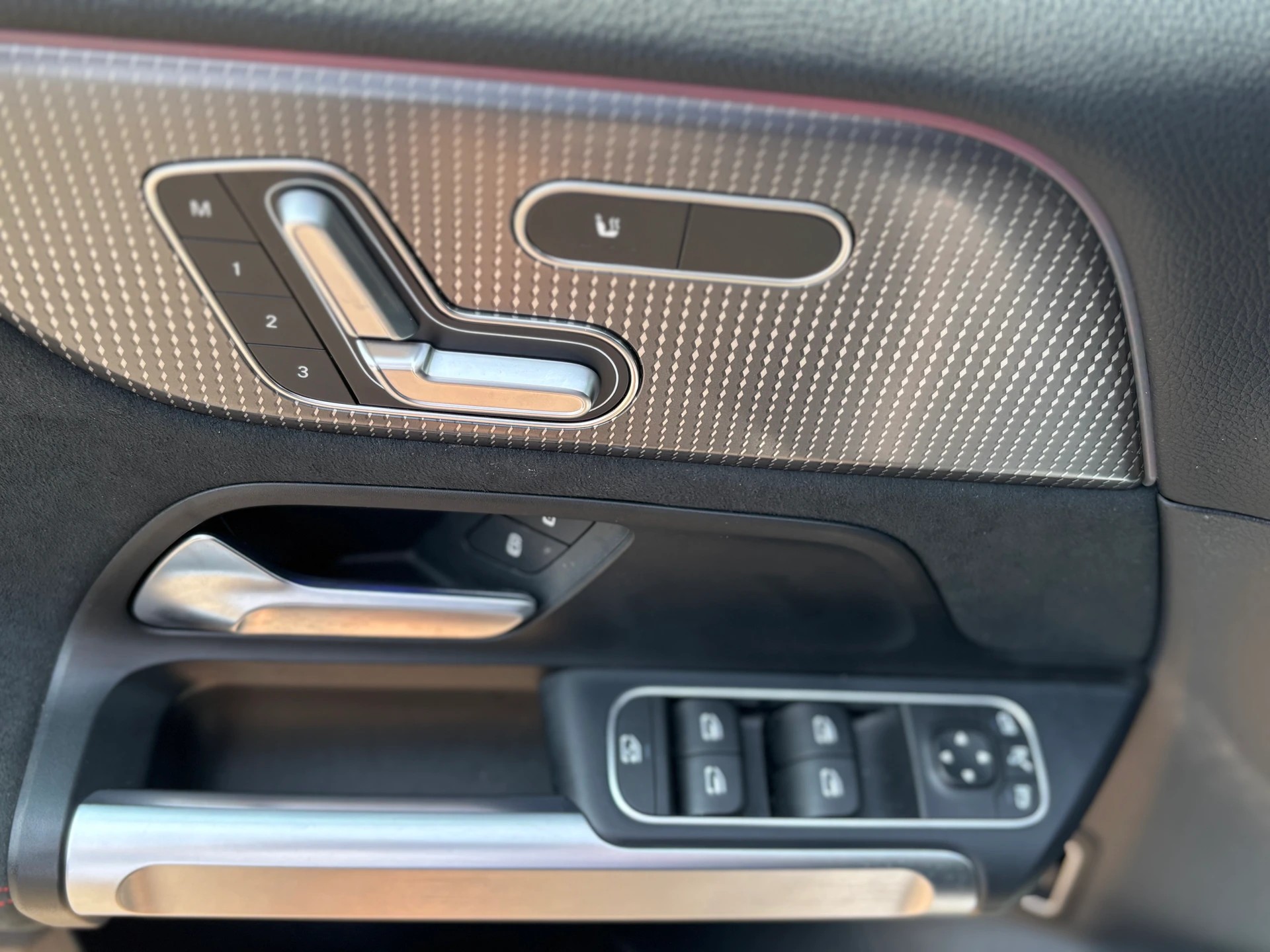 MERCEDES-BENZ EQB350 AMG Line 4Matic-image-12
