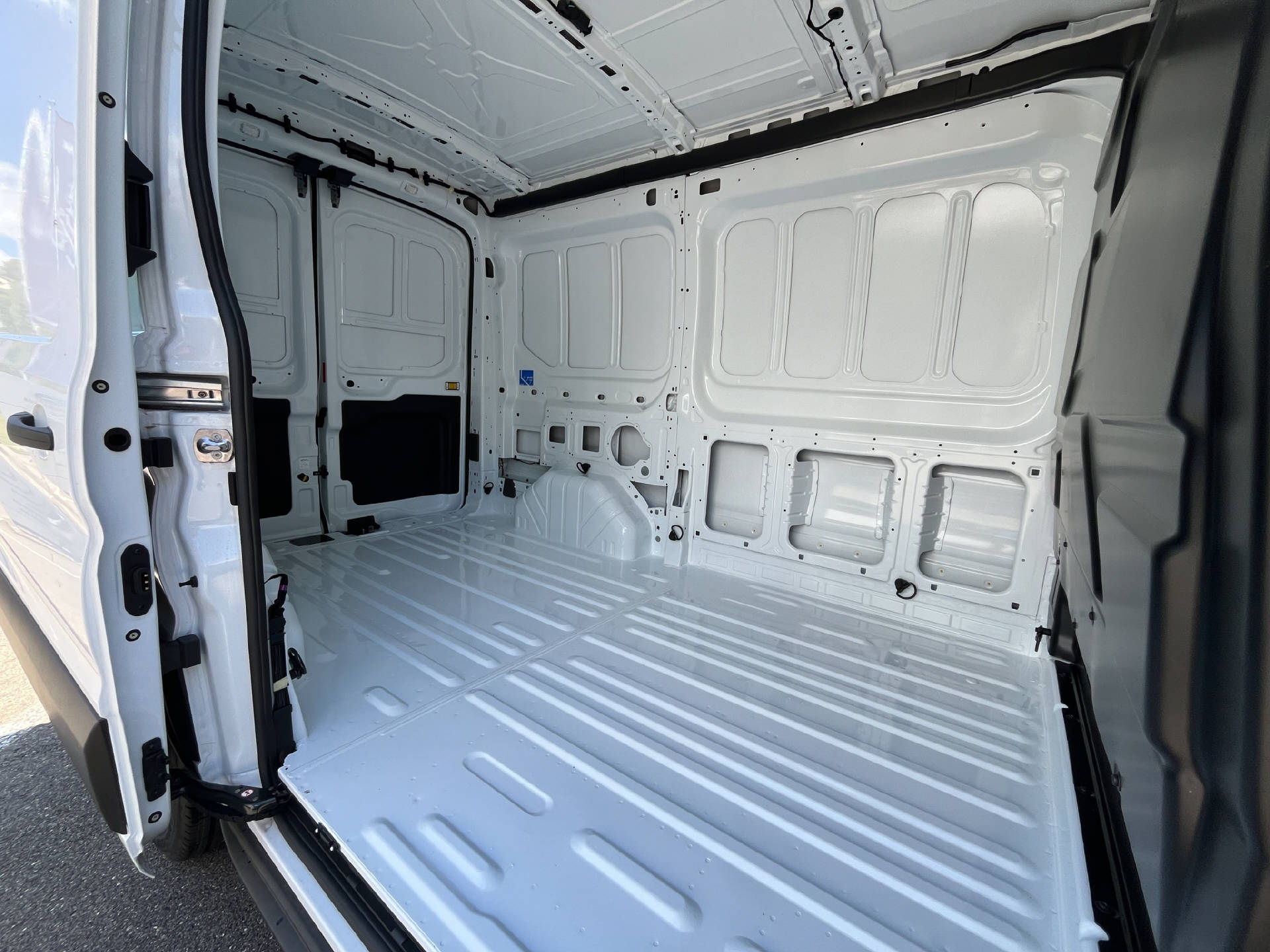 FORD Transit Van 310 L2H2 2.0 EcoBlue 165 Trend-image-12