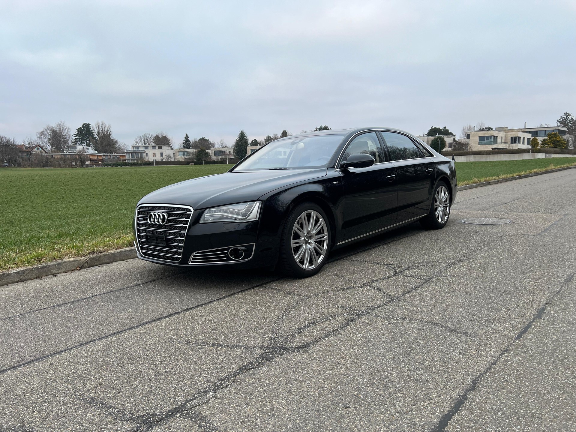 AUDI A8 L 6.3 FSI W12 Quattro