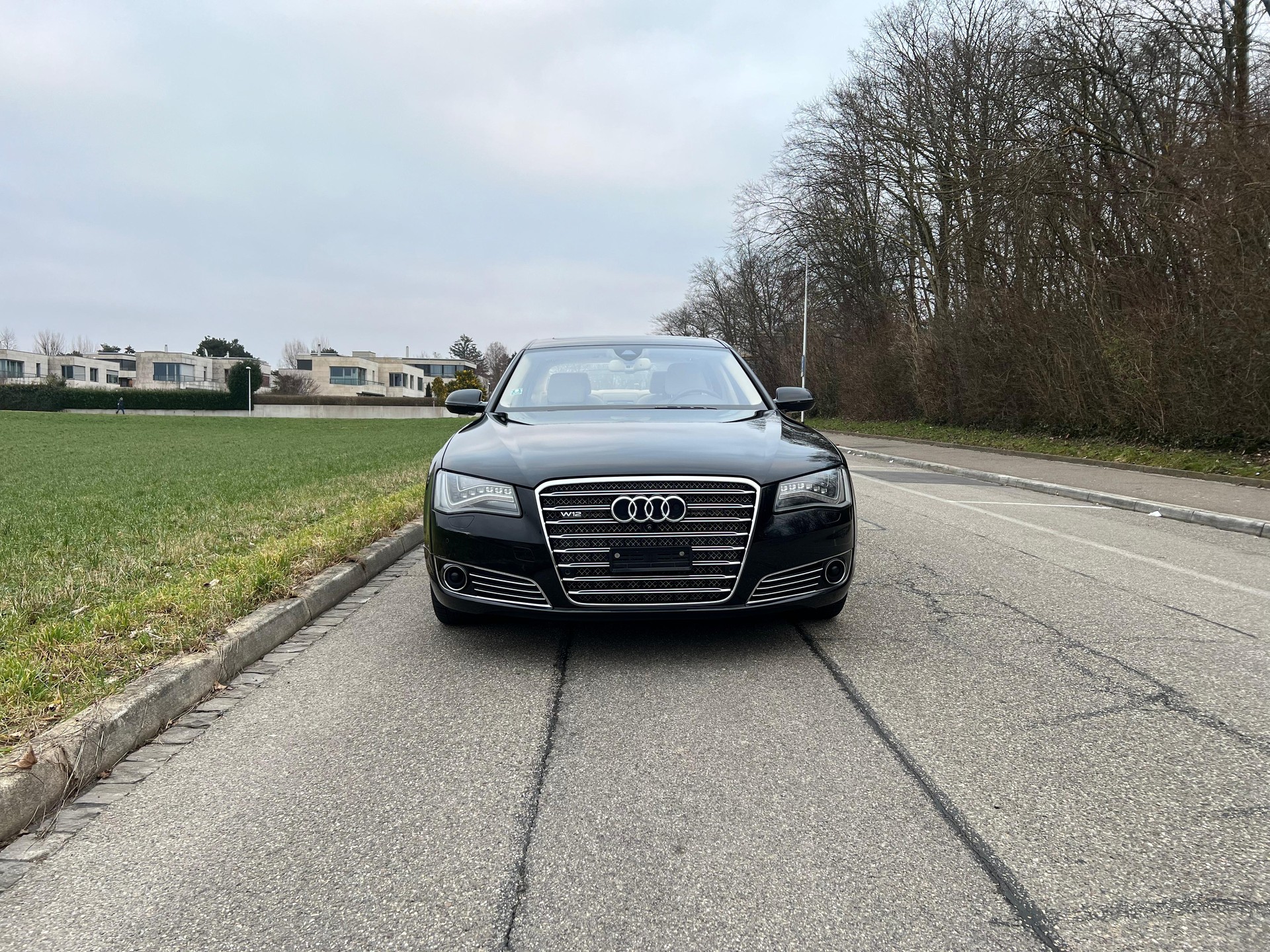 AUDI A8 L 6.3 FSI W12 Quattro-image-2