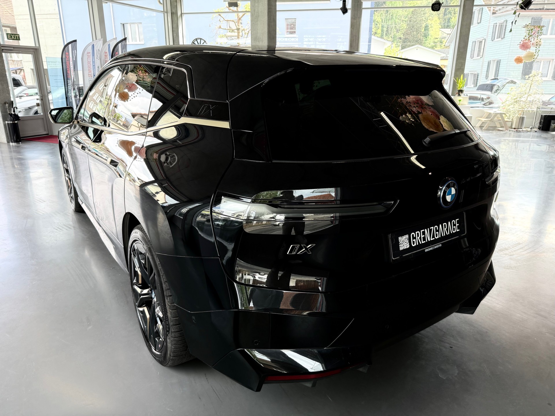 BMW iX M60-image-5