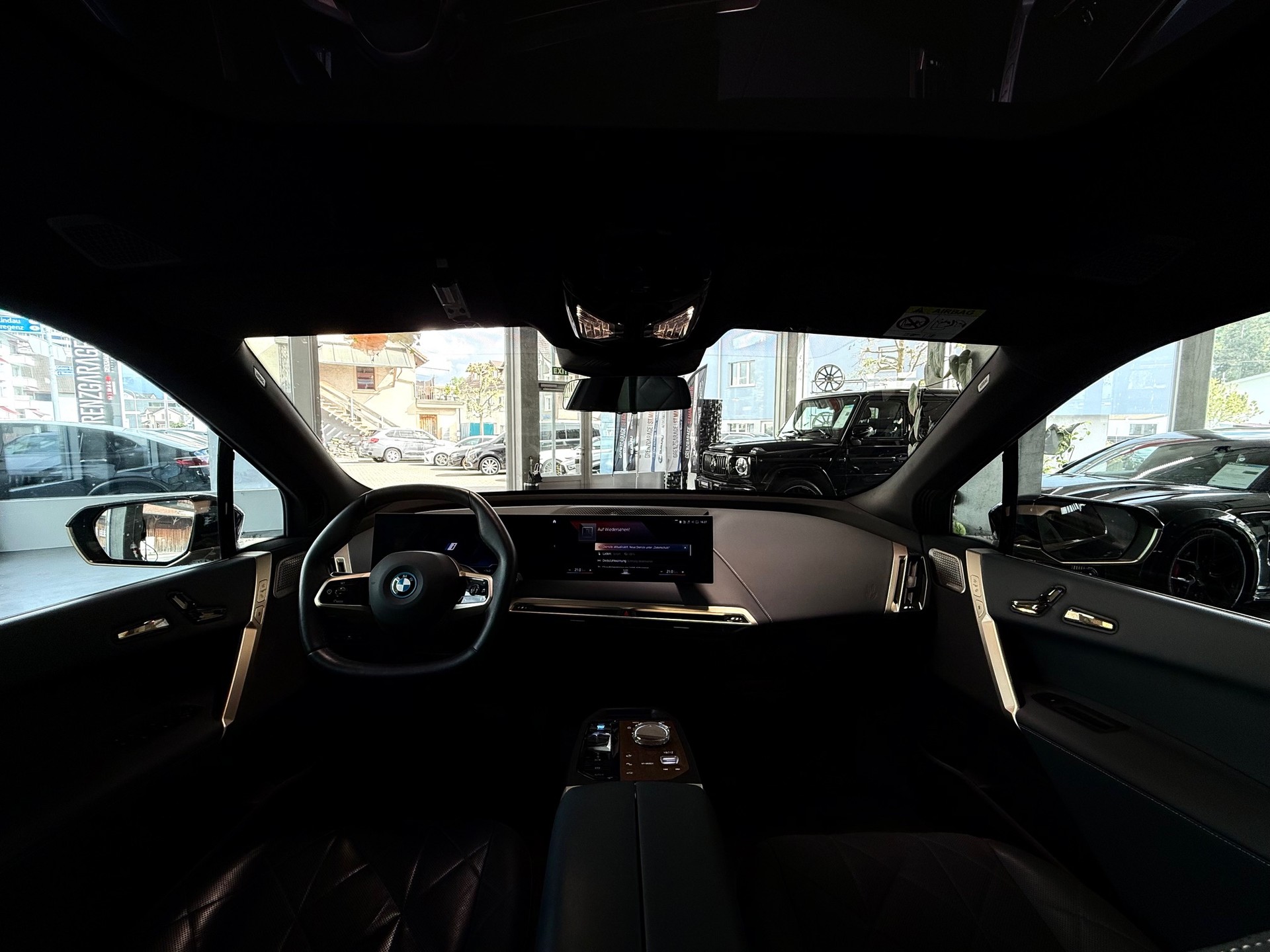 BMW iX M60-image-12