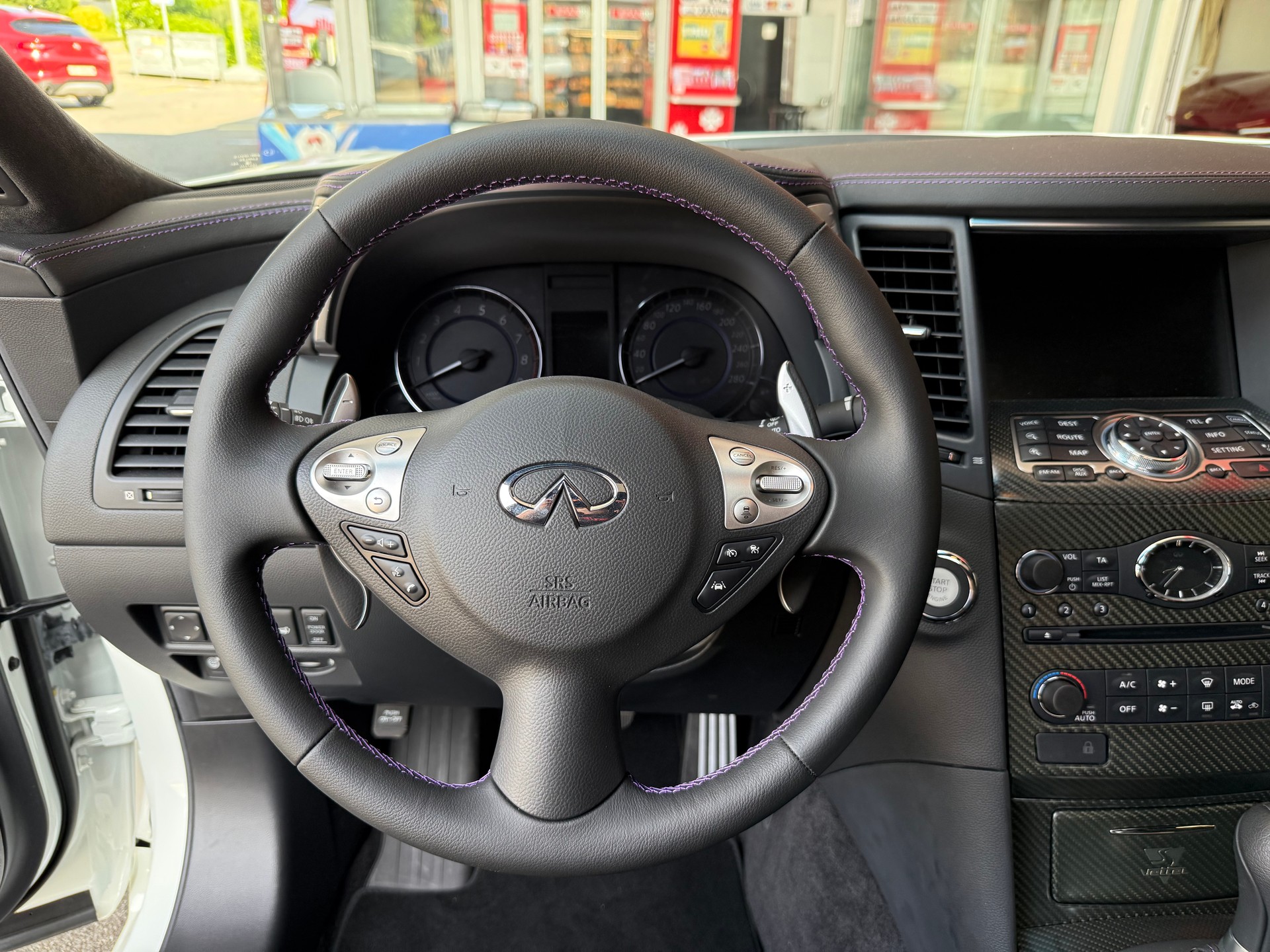 INFINITI FX50 S Vettel Edition Nr.1 AWD Automatic-image-7