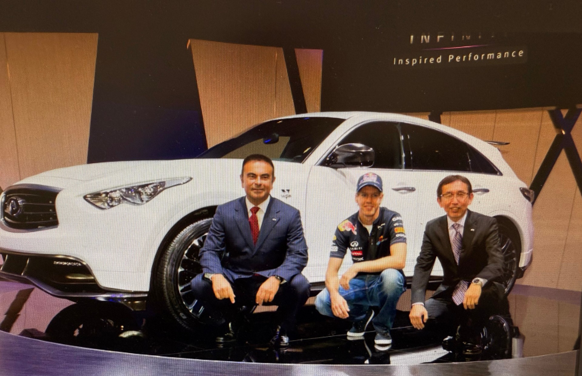 INFINITI FX50 S Vettel Edition Nr.1 AWD Automatic-showroom-element-3