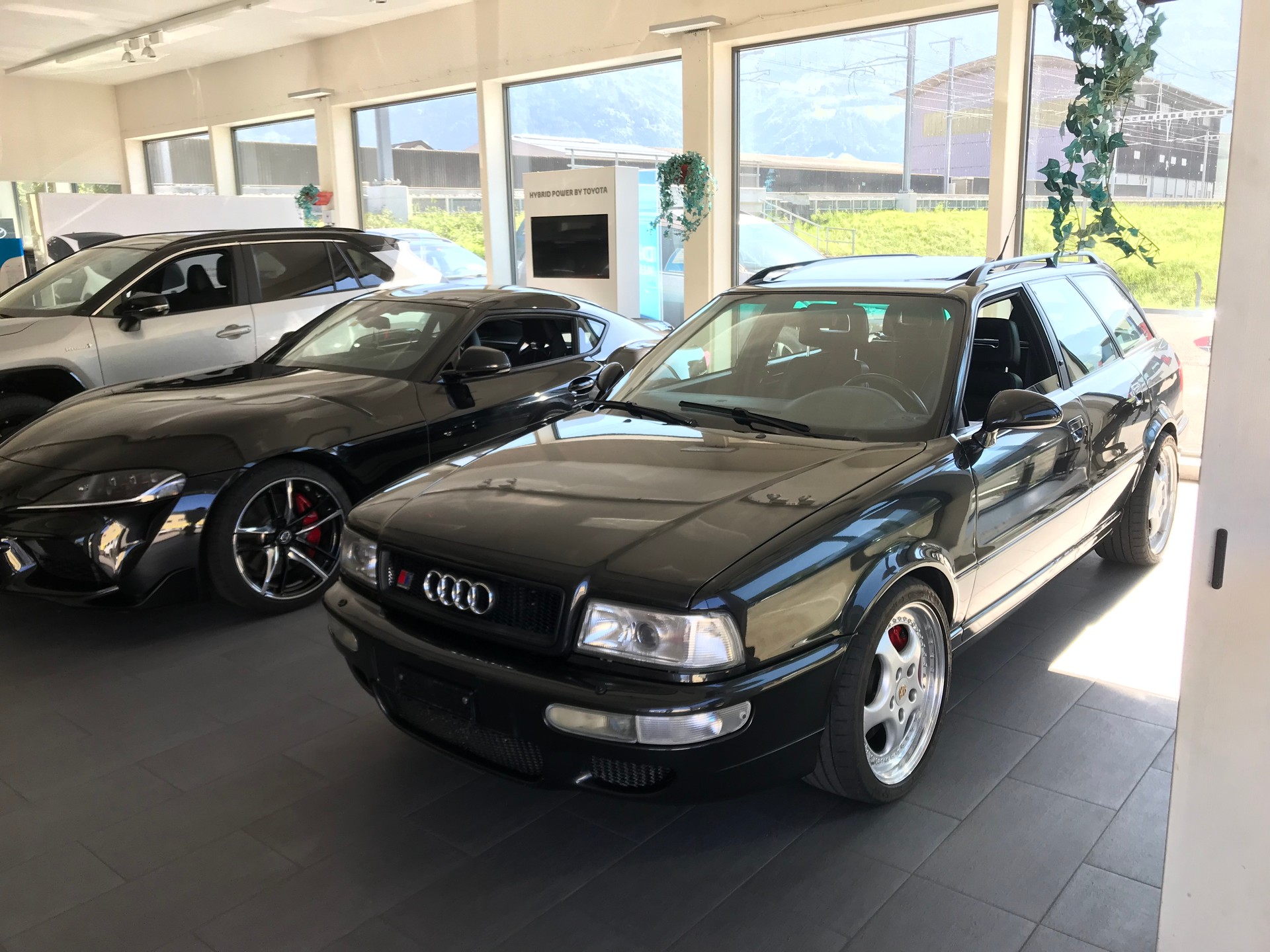 AUDI 80 Avant RS2-image-6