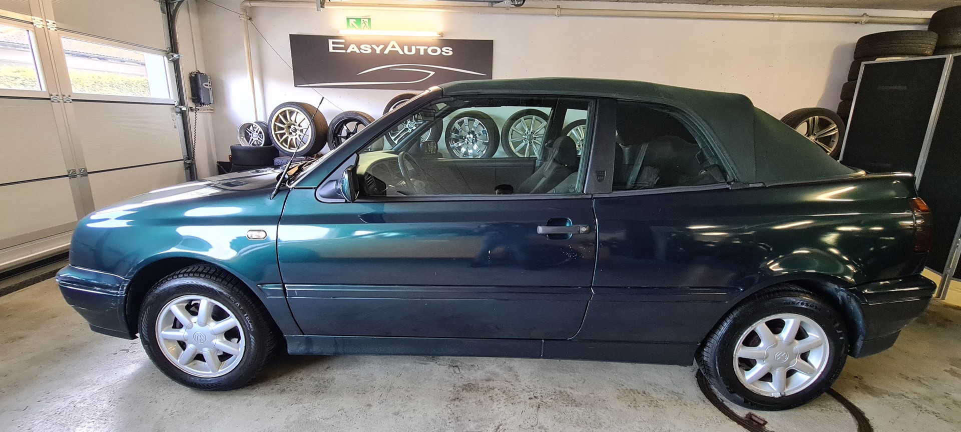 VW Golf Cabriolet 2000 Swiss Classic-image-3