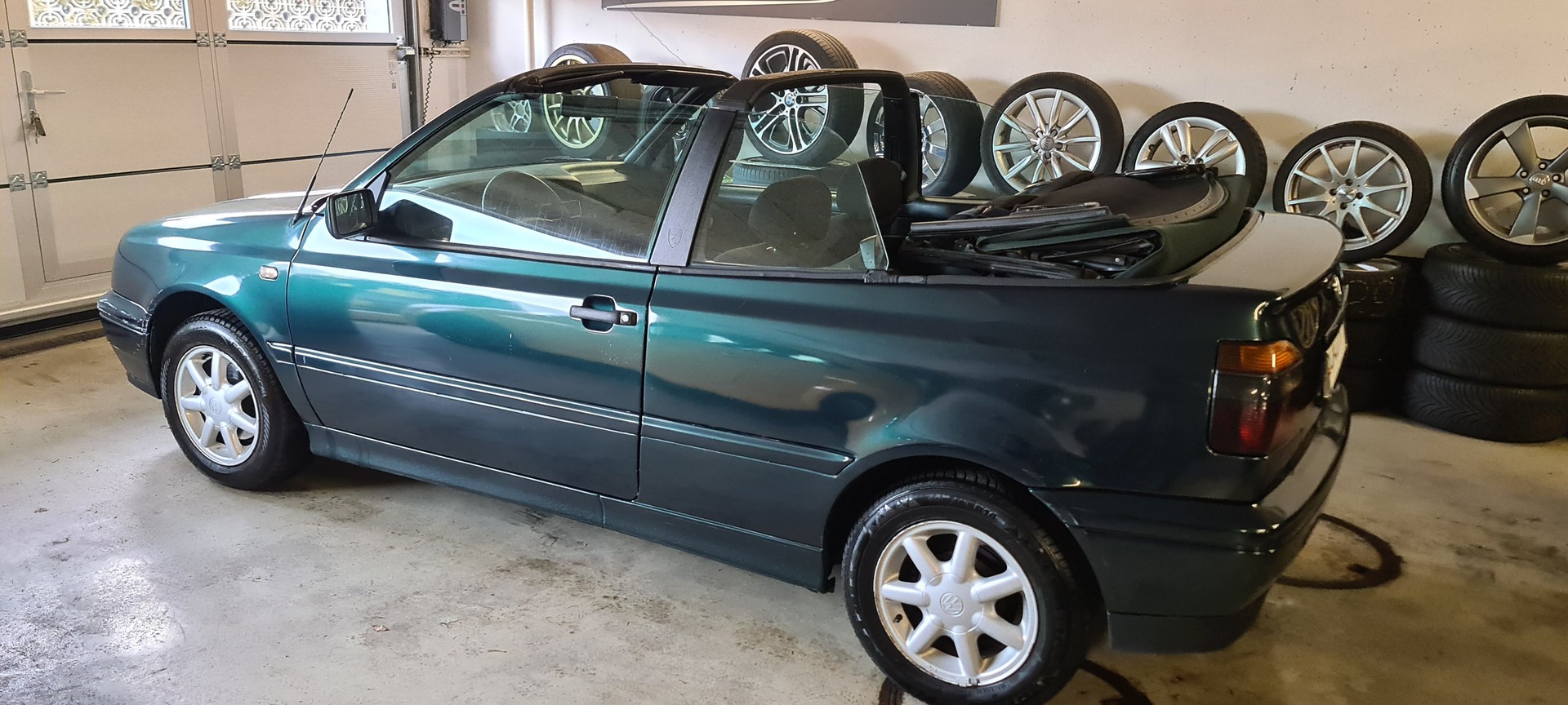 VW Golf Cabriolet 2000 Swiss Classic-image-4