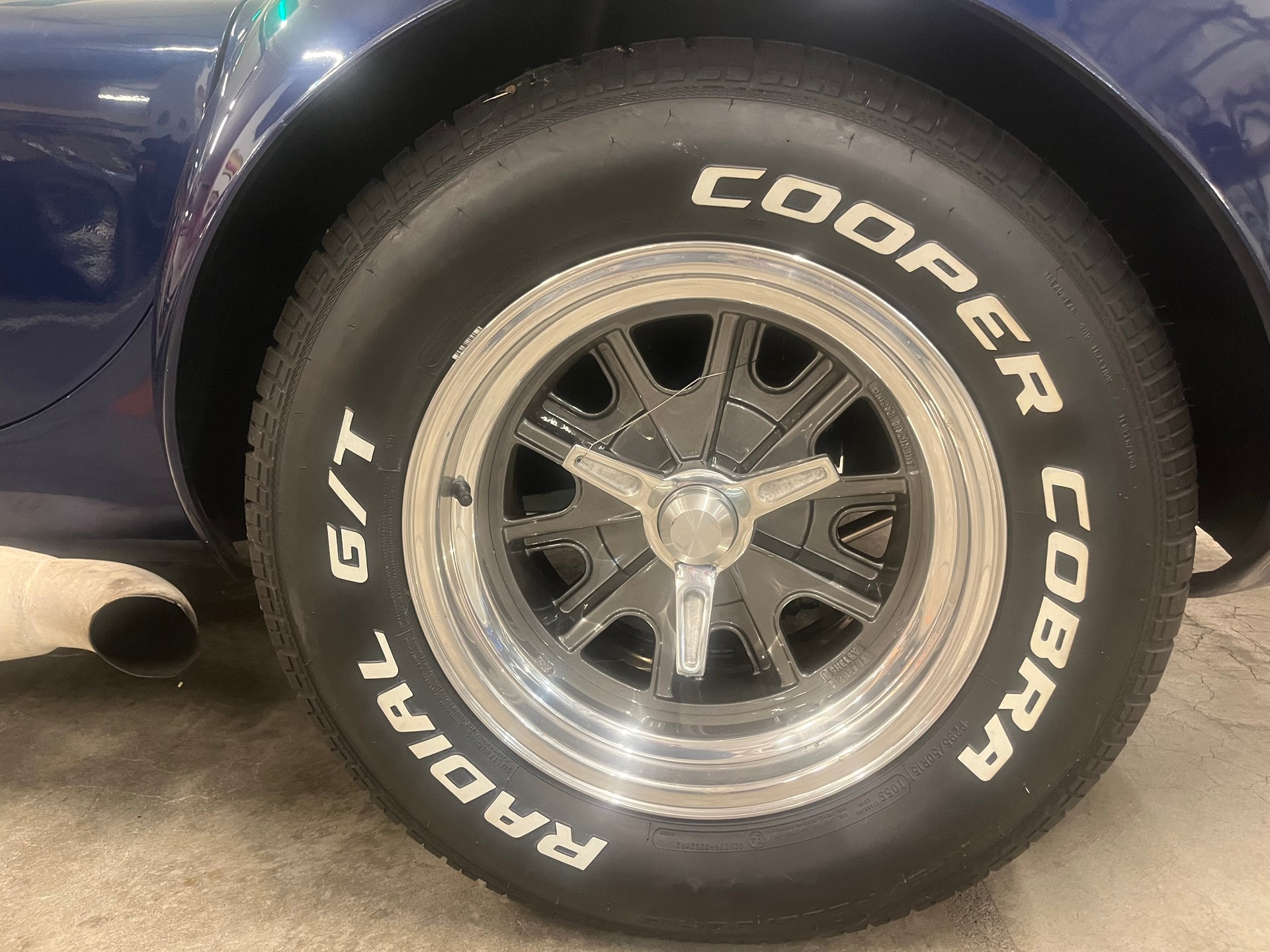 AC Cobra 427 s/c (clone)-image-11