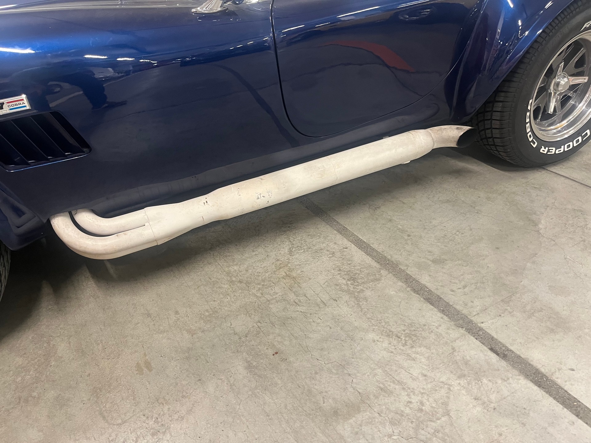 AC Cobra 427 s/c (clone)-image-7