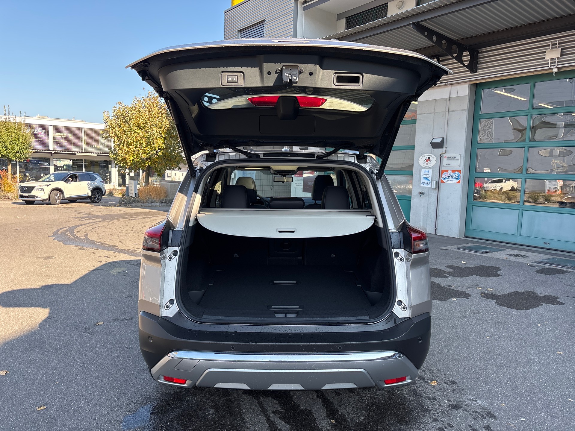 NISSAN X-Trail 1.5 VC-T e-Power 4WD Tekna+-image-17