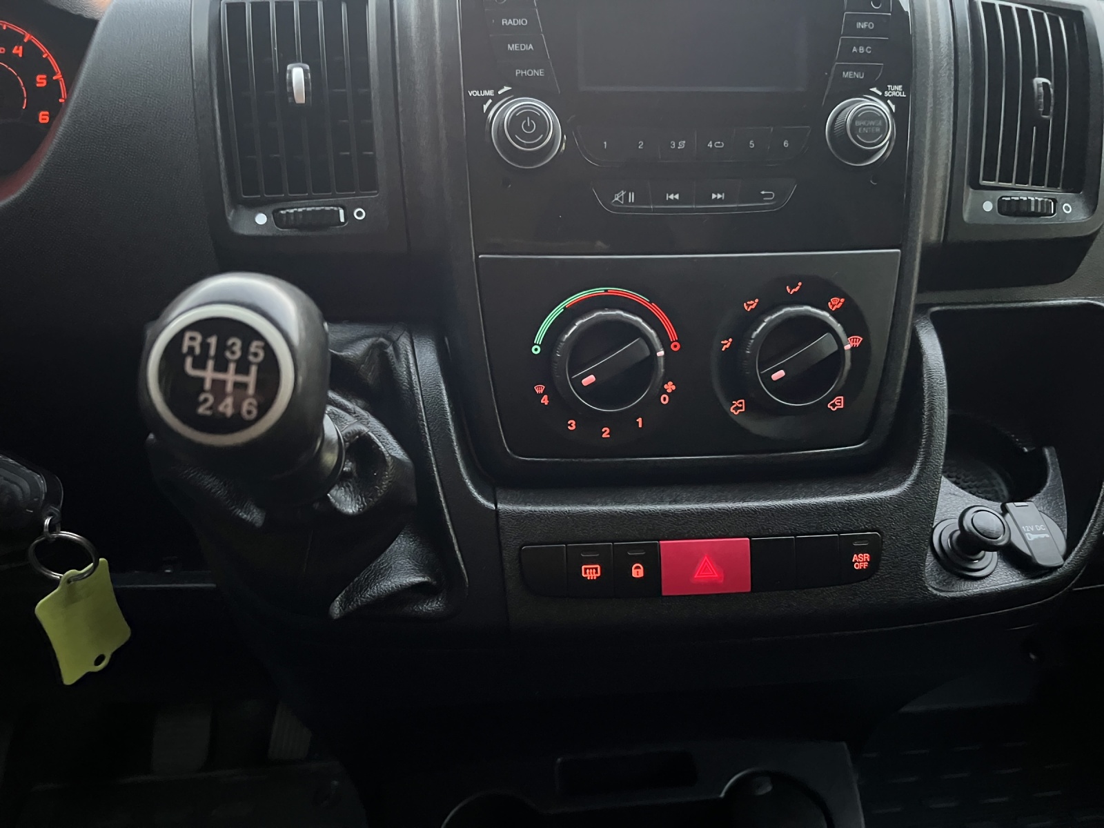 CITROEN Jumper 35 2.2 BlueHDi 140 Control L1H1-image-9