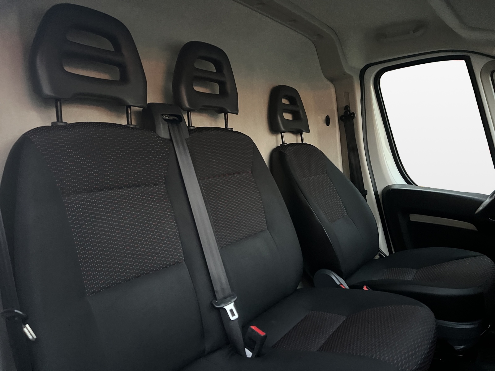CITROEN Jumper 35 2.2 BlueHDi 140 Control L1H1-image-12