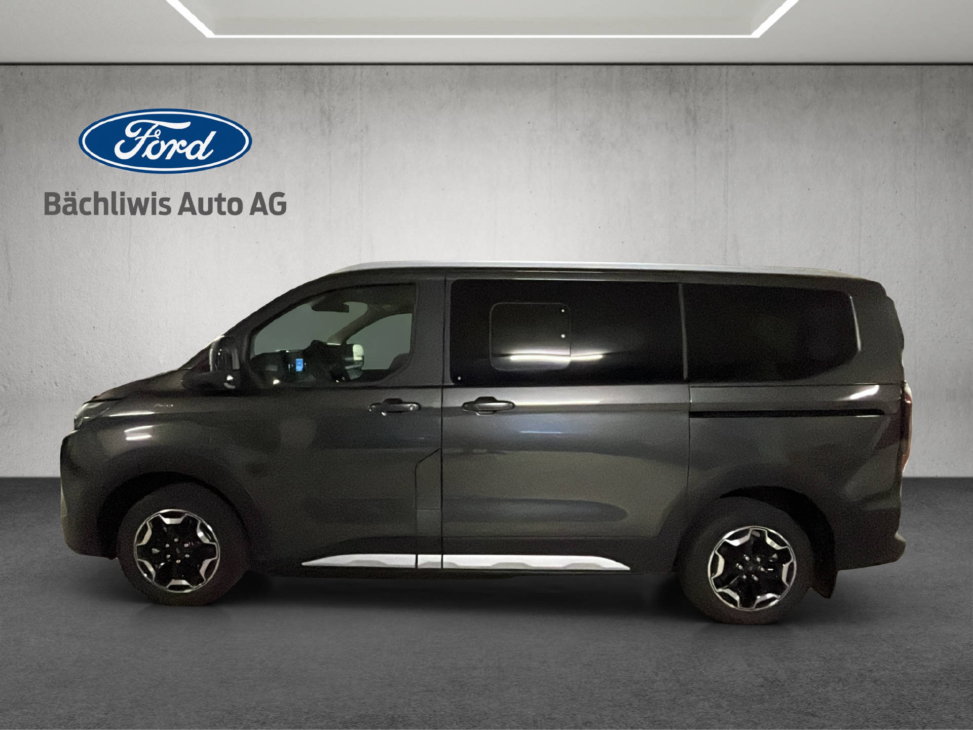 FORD E-Tourneo C Bus 340 L1 Active-showroom-element-1