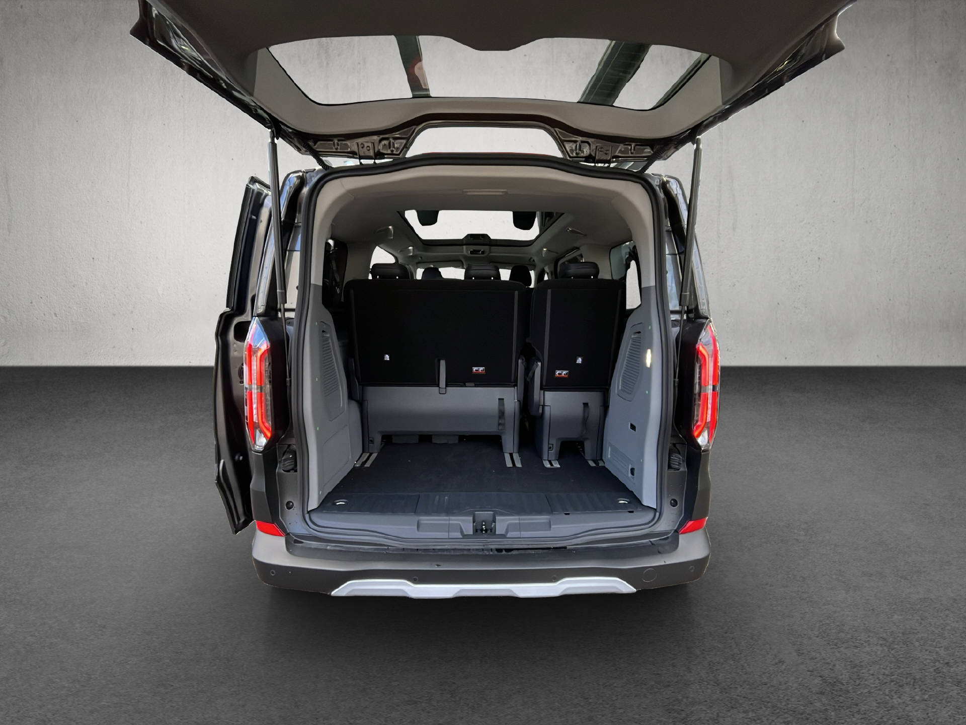 FORD E-Tourneo C Bus 340 L1 Active-image-20