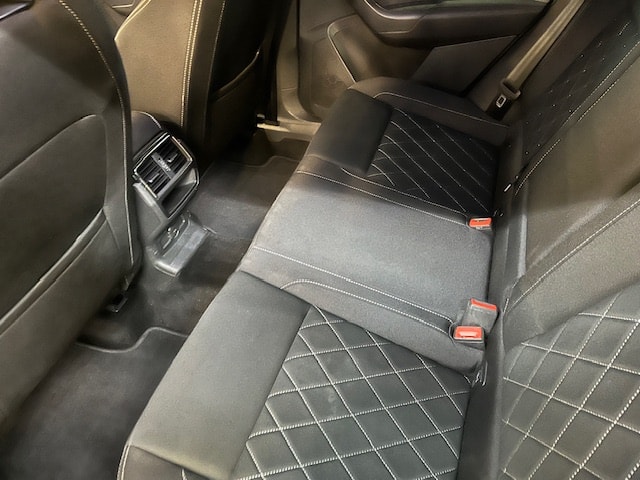 SKODA Karoq 2.0 TDI SCR SportLine 4x4 DSG-image-17