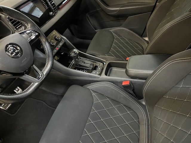 SKODA Karoq 2.0 TDI SCR SportLine 4x4 DSG-image-16