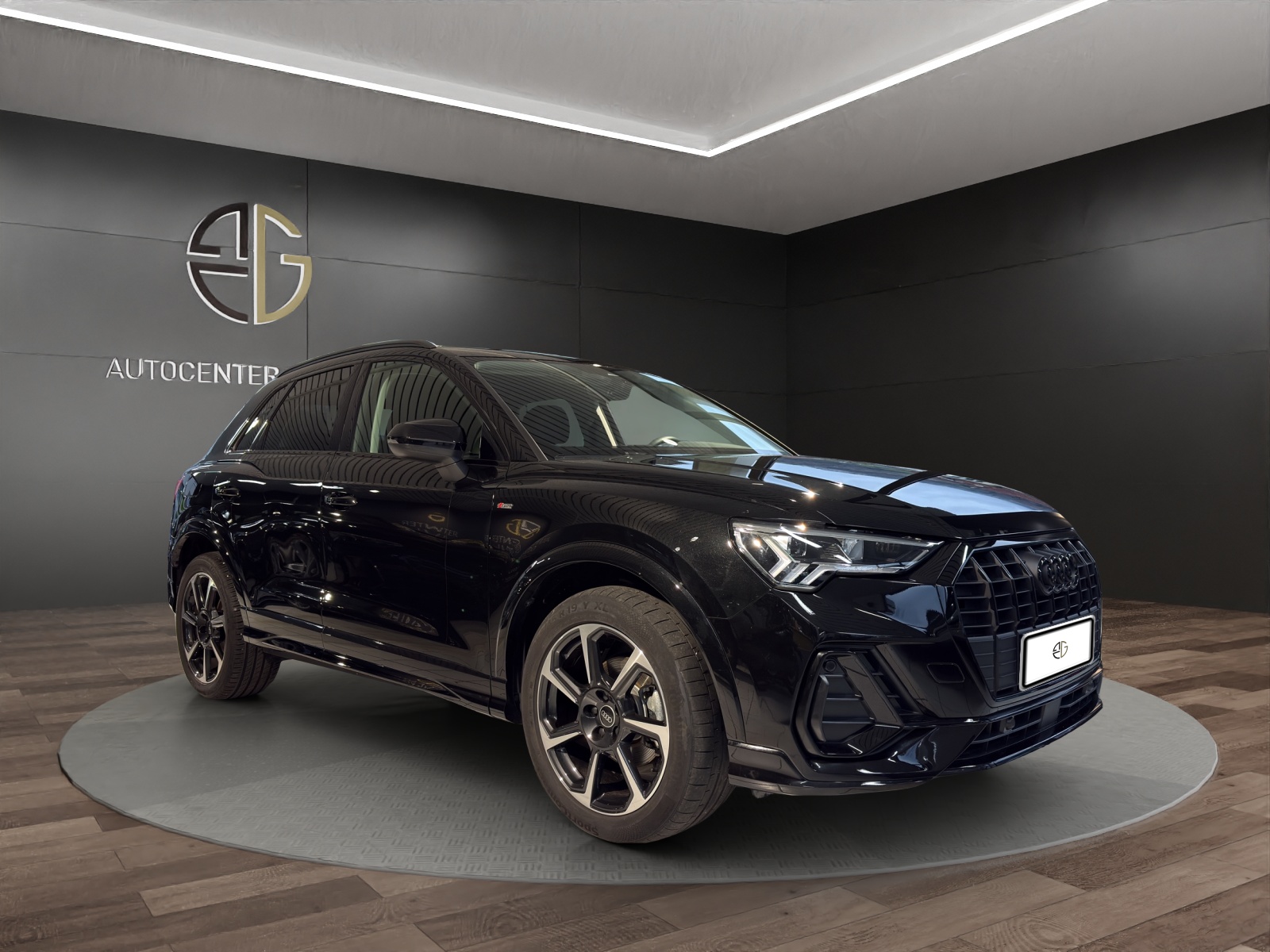 AUDI Q3 35 TDI S line S-tronic-image-5