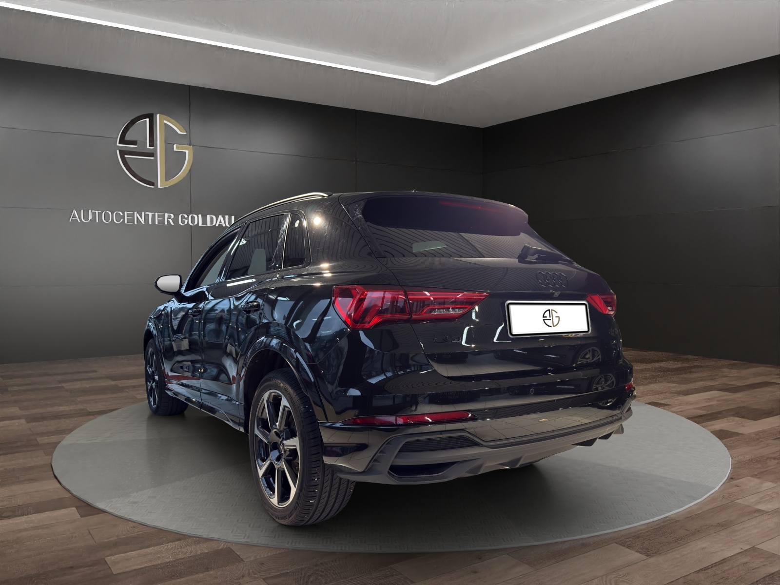 AUDI Q3 35 TDI S line S-tronic-showroom-element-1