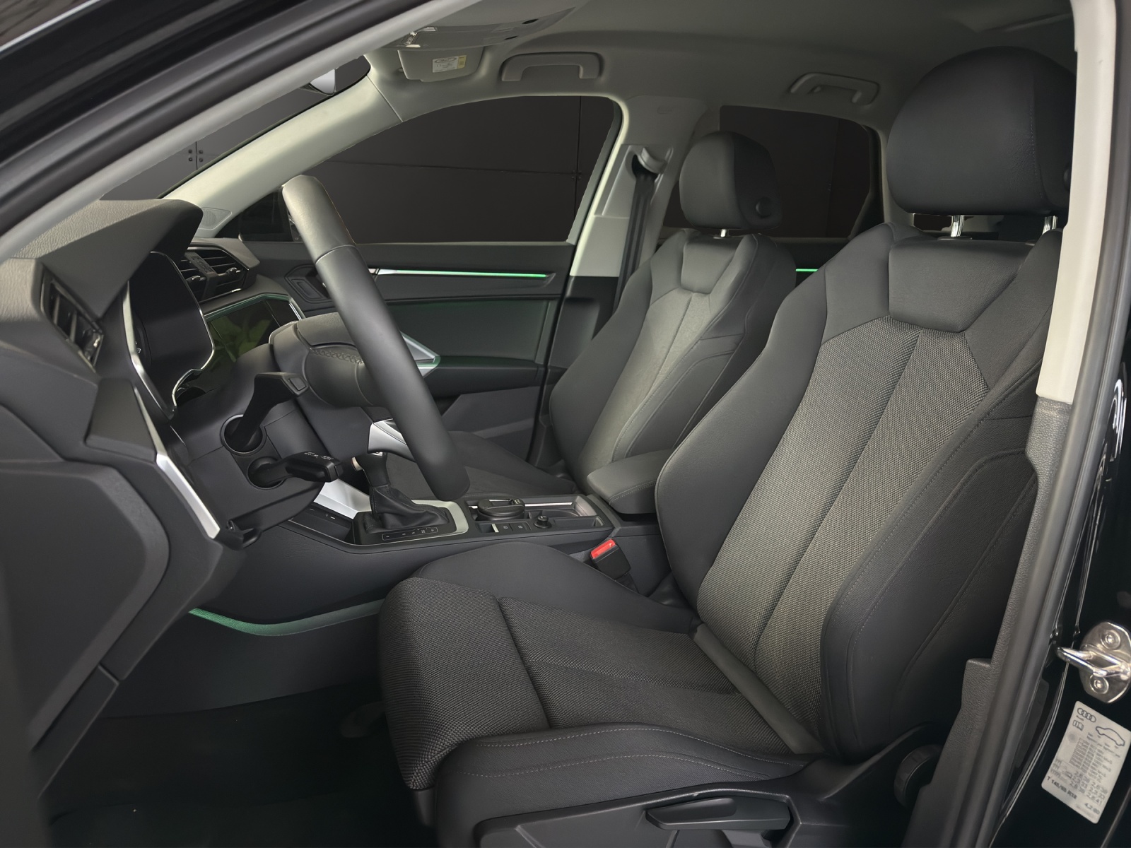 AUDI Q3 35 TDI S line S-tronic-image-7