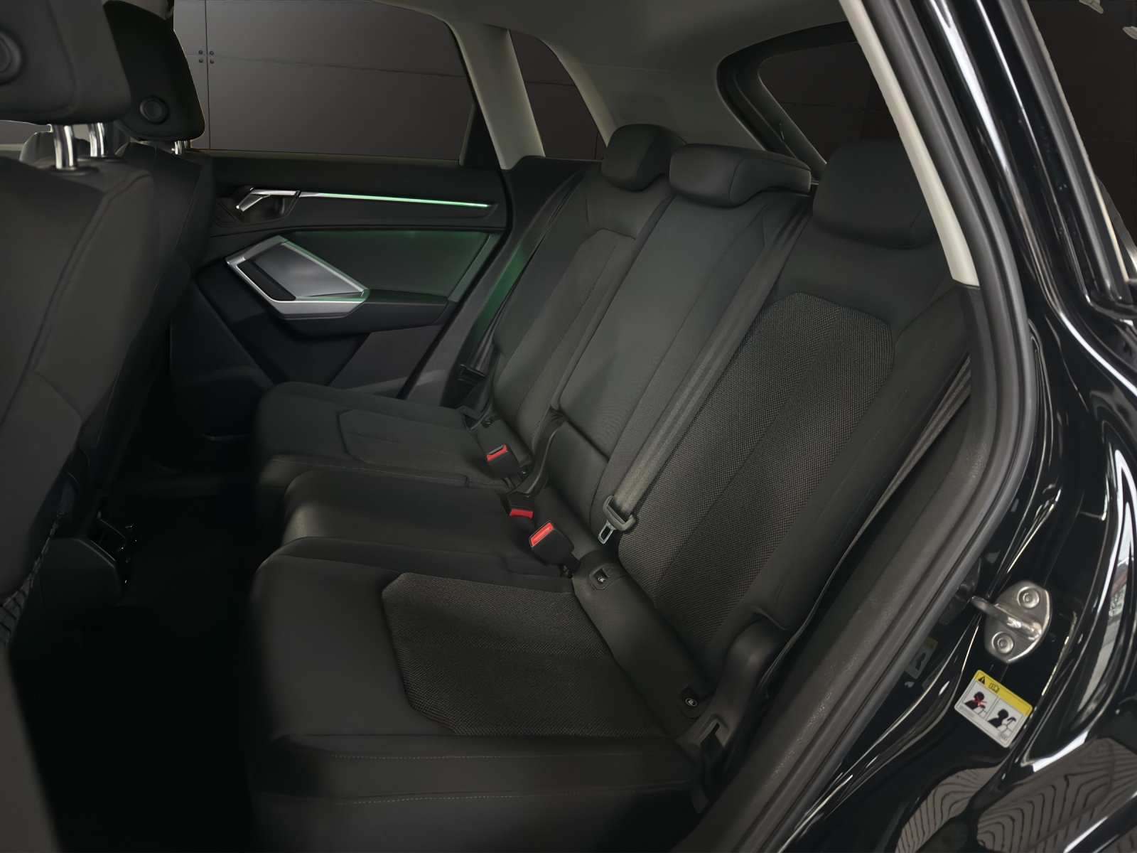 AUDI Q3 35 TDI S line S-tronic-image-11