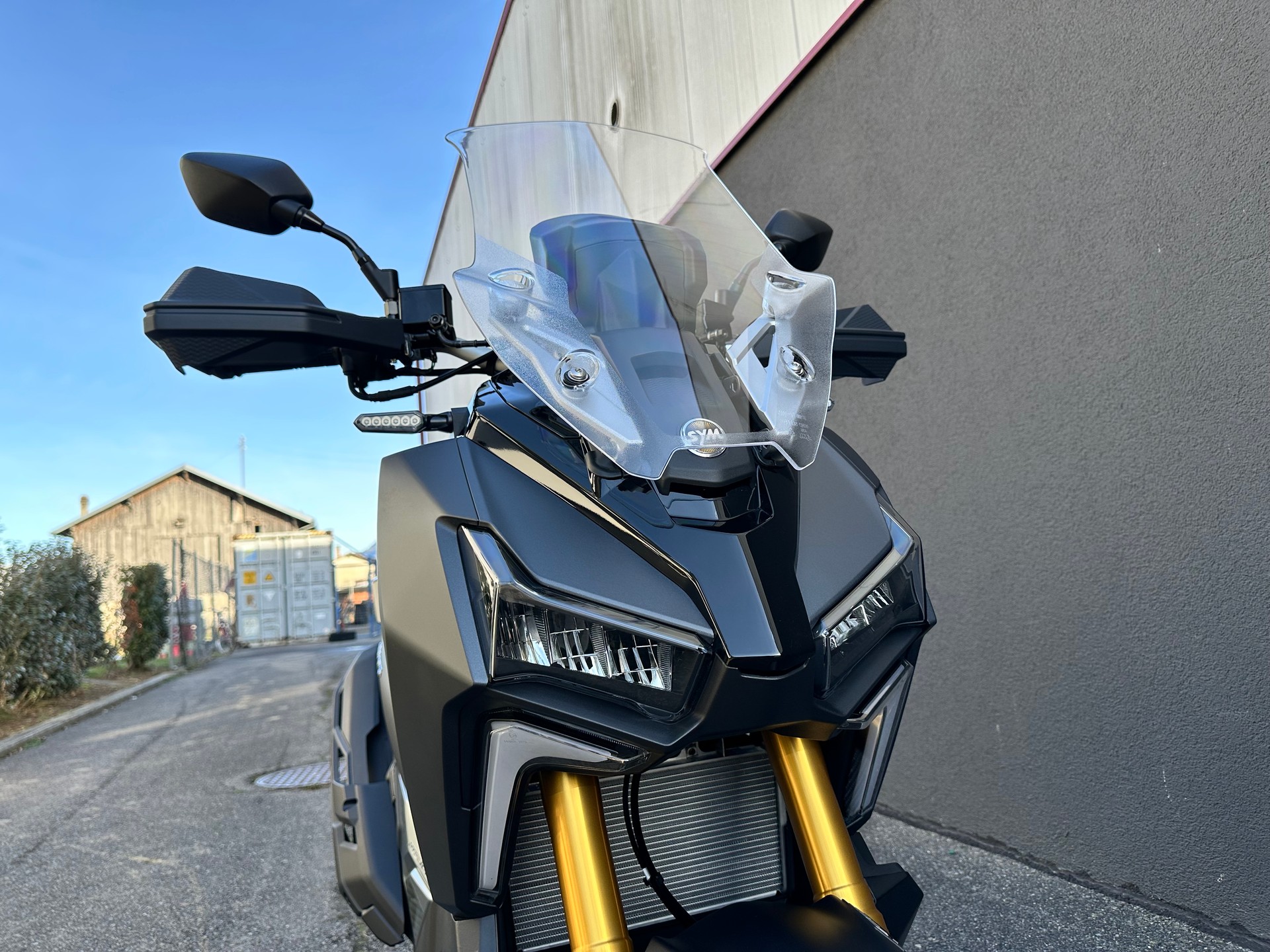 SYM TG400-image-1