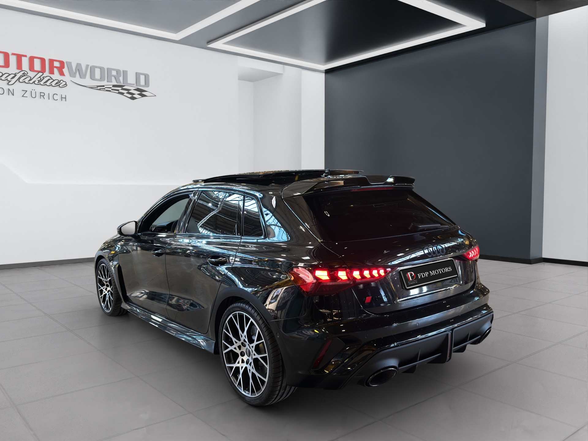 AUDI RS3 SPB MY26/Schalen/Pano/Sportaga/CarbonSpoiler/RS-Designpaket plus rot-showroom-element-2