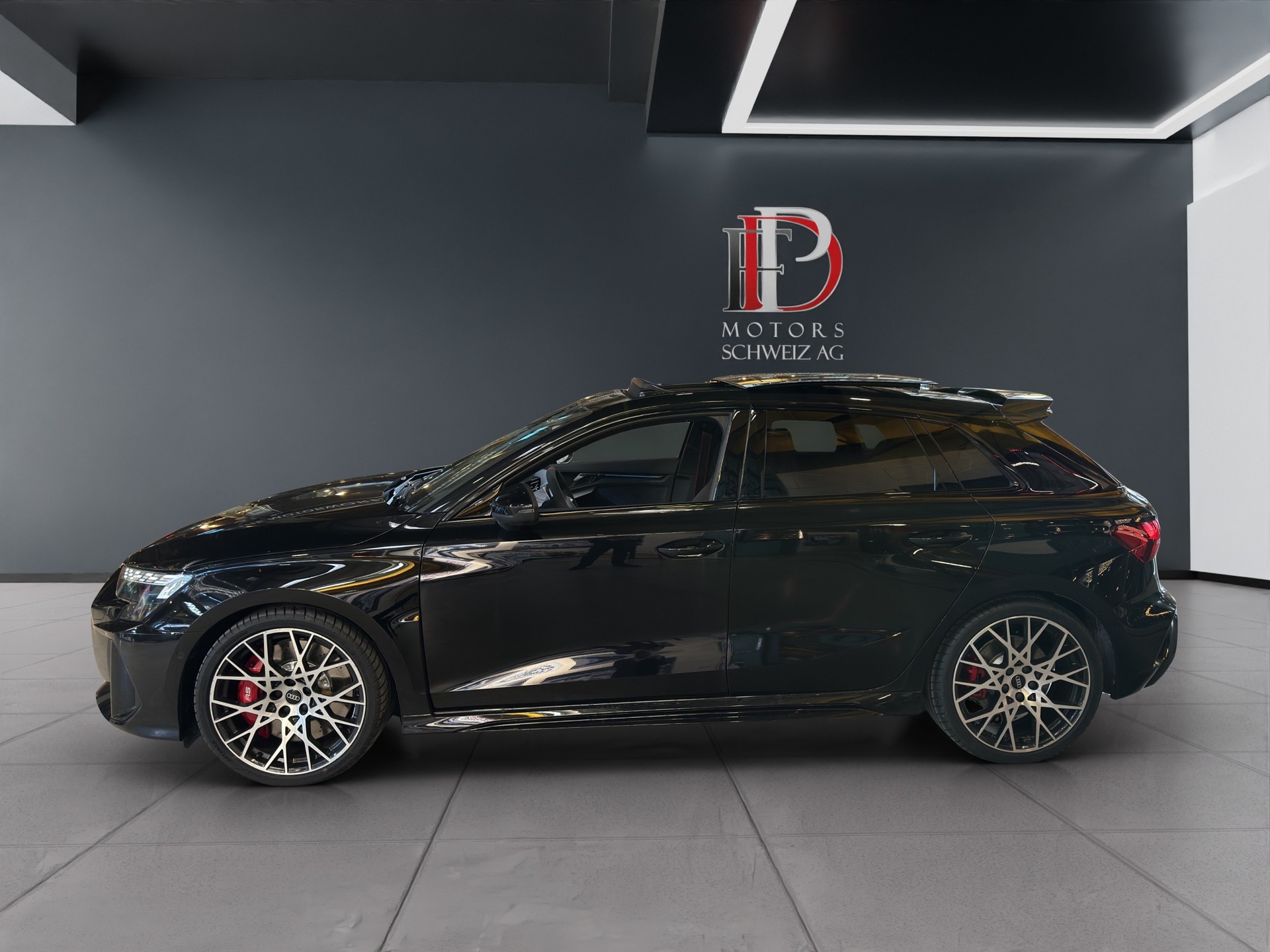AUDI RS3 SPB MY26/Schalen/Pano/Sportaga/CarbonSpoiler/RS-Designpaket plus rot-showroom-element-1