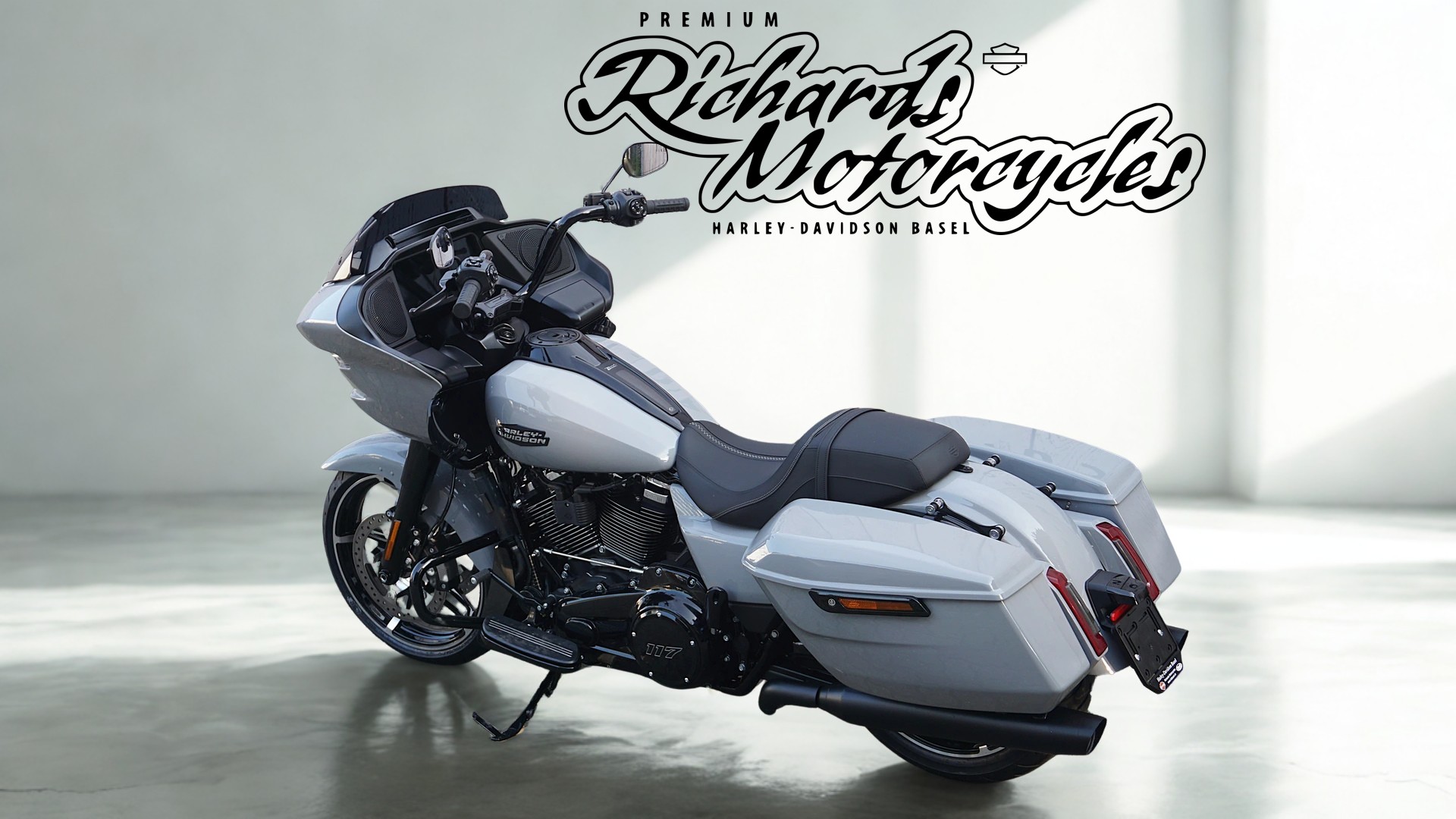 HARLEY-DAVIDSON FLTRX Road Glide Black Finish 117-image-5