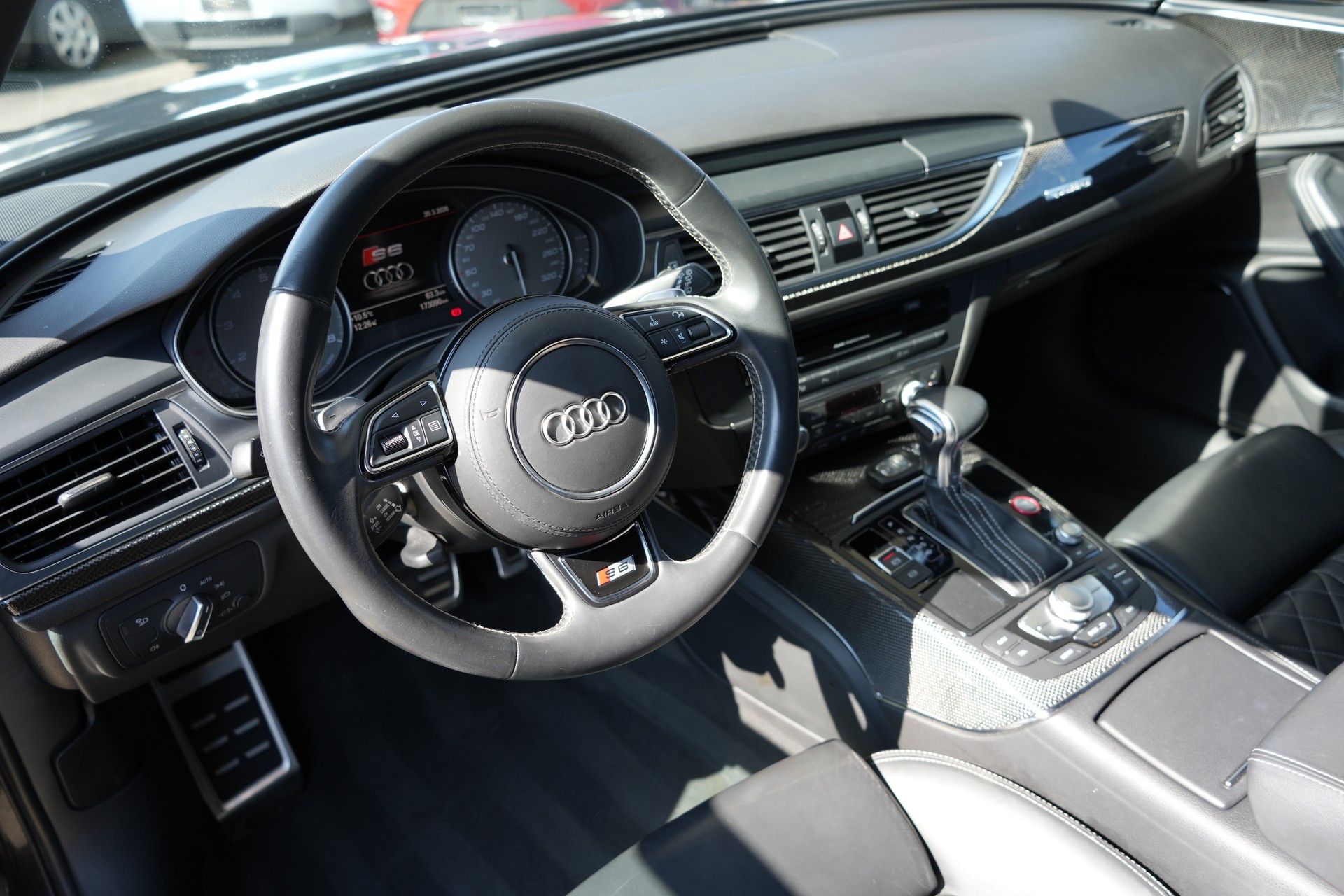 AUDI S6 Avant 4.0 TFSI V8 quattro S-tronic-image-7