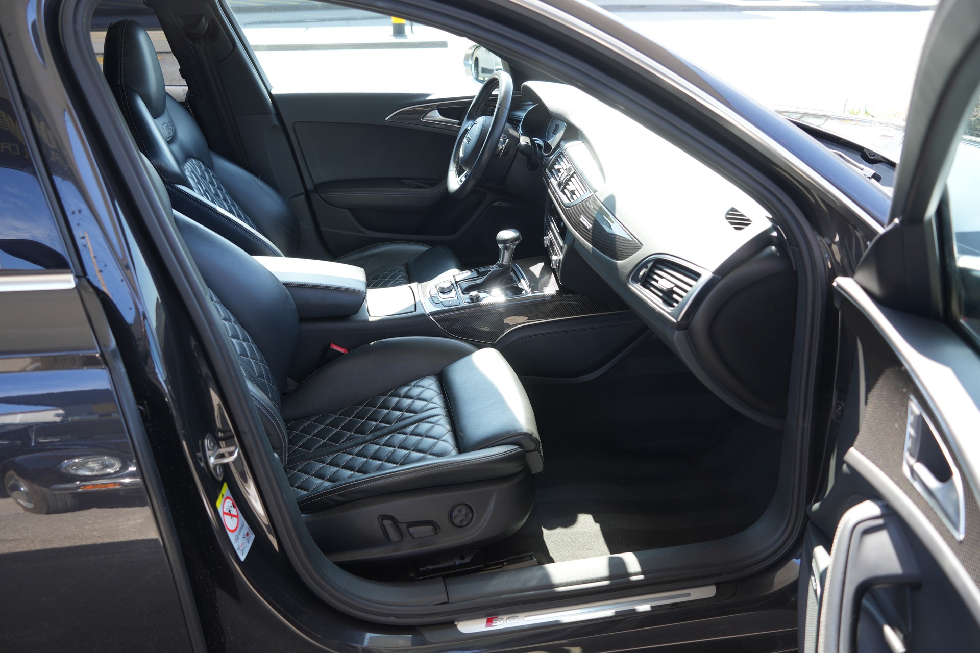 AUDI S6 Avant 4.0 TFSI V8 quattro S-tronic-image-10