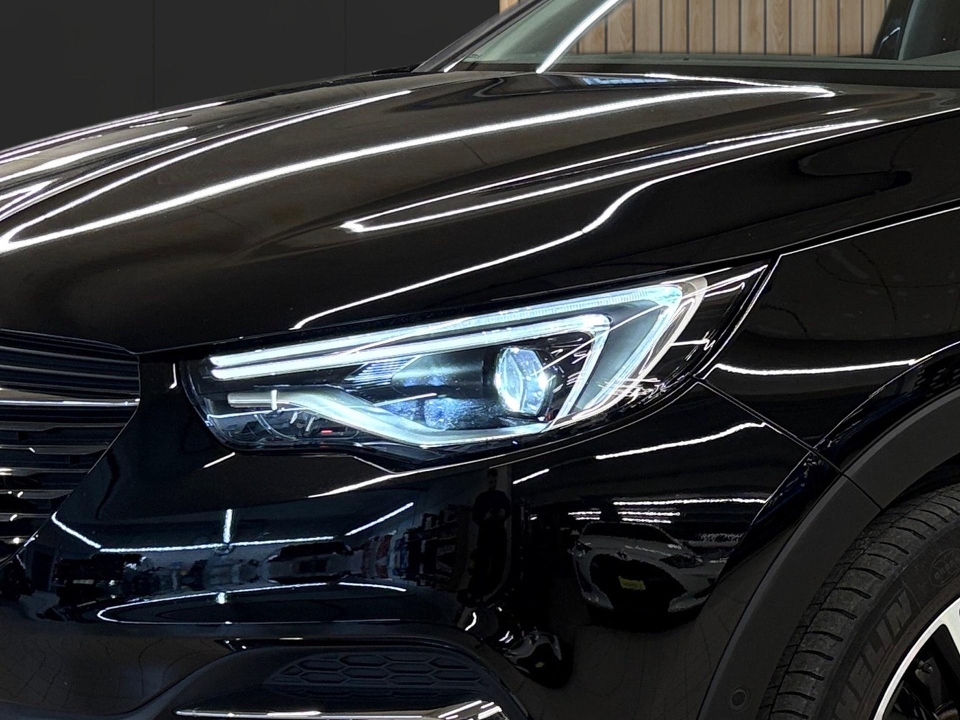 OPEL Grandland X 1.6 Hybrid Ultimate Automatik-image-8