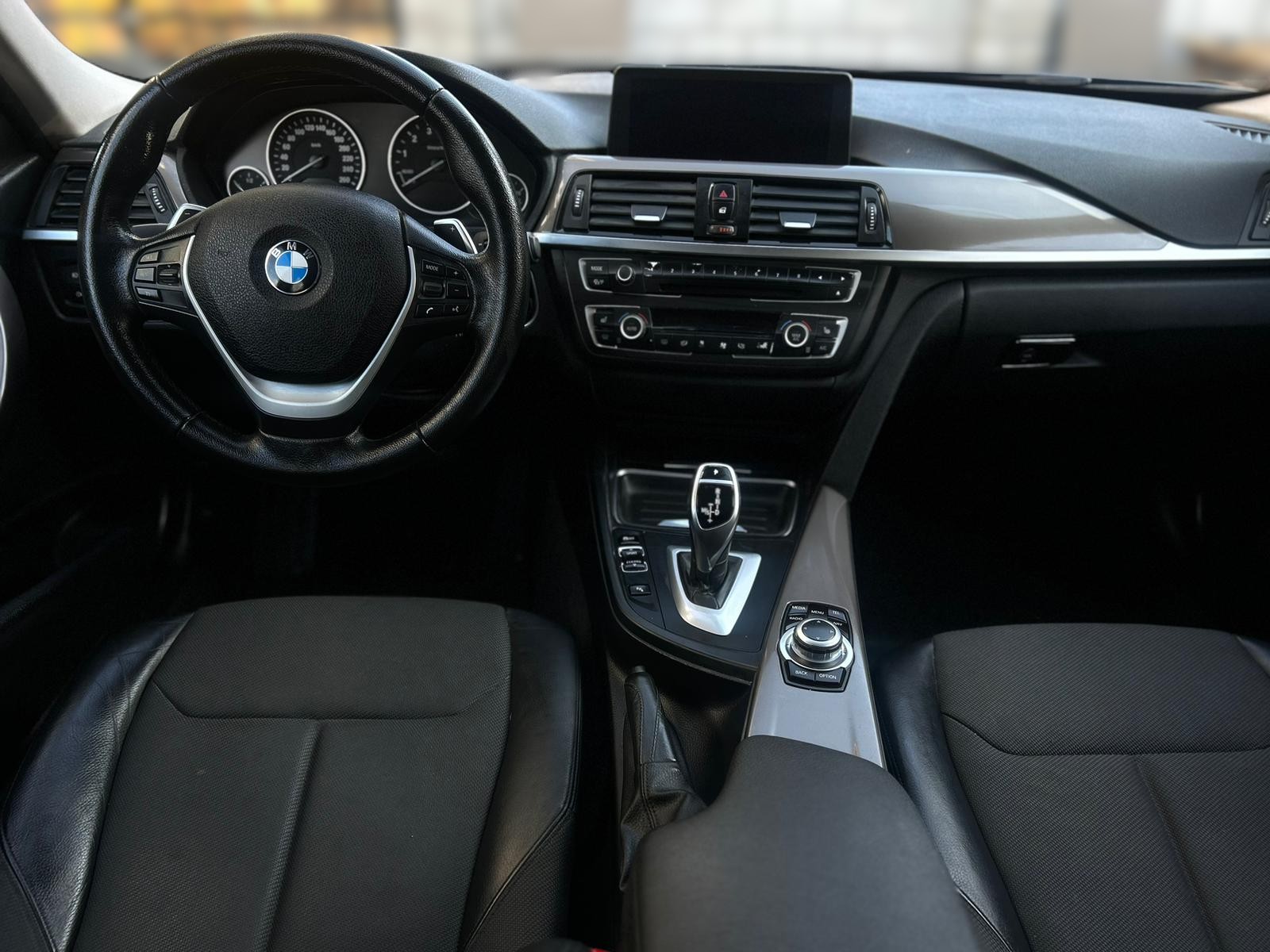 BMW 328i xDrive Touring Modern Line Steptronic-image-6