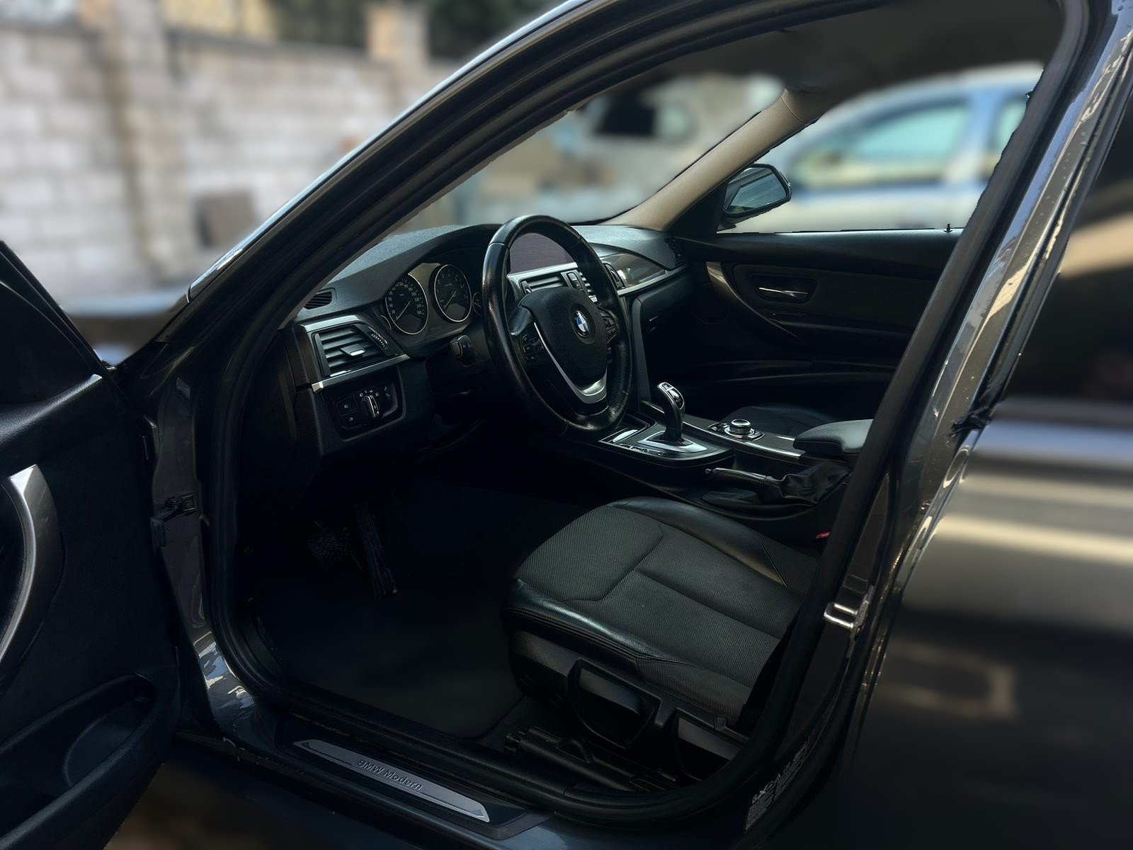 BMW 328i xDrive Touring Modern Line Steptronic-image-5