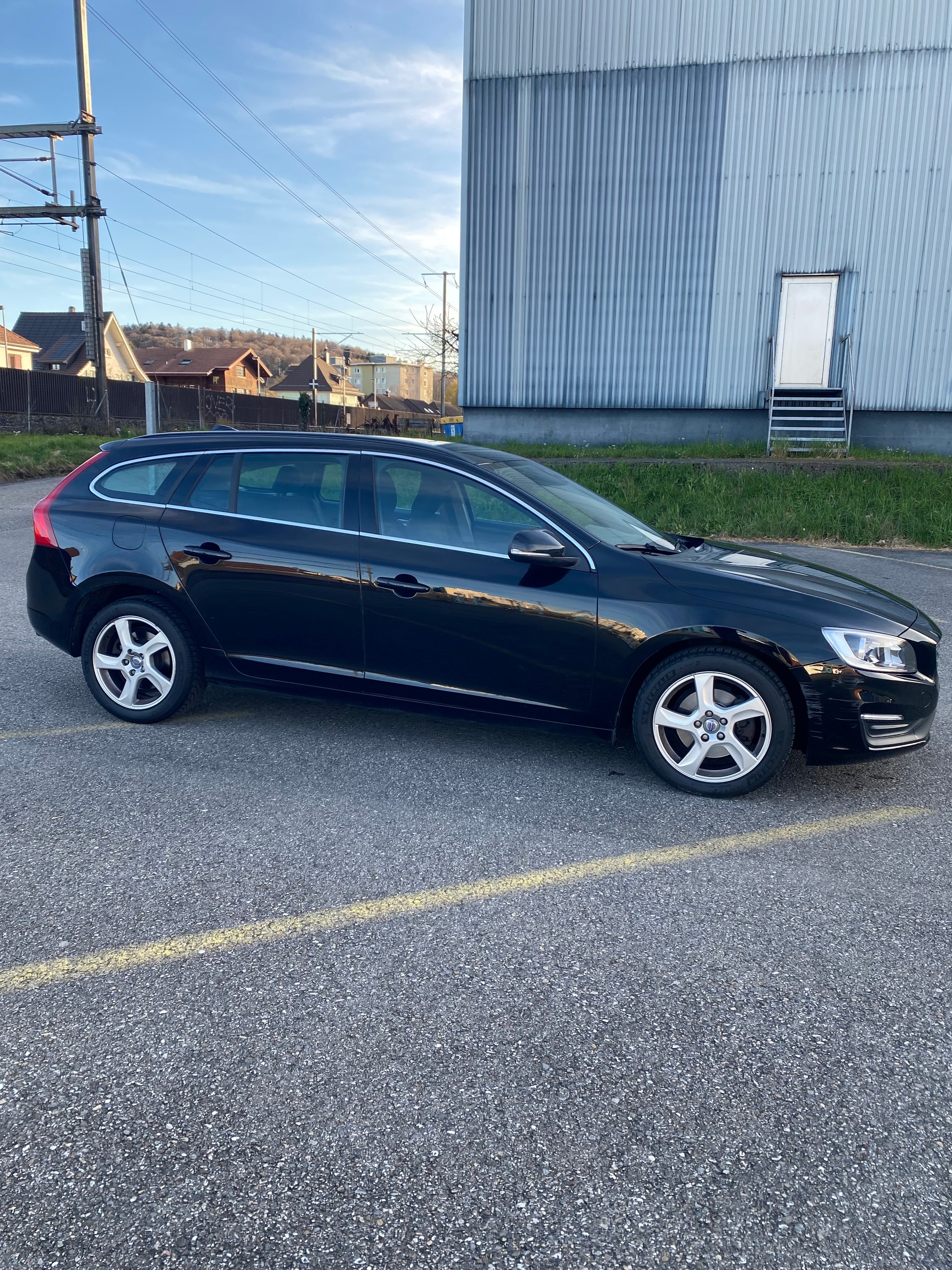 VOLVO V60 D4 Summum-image-4