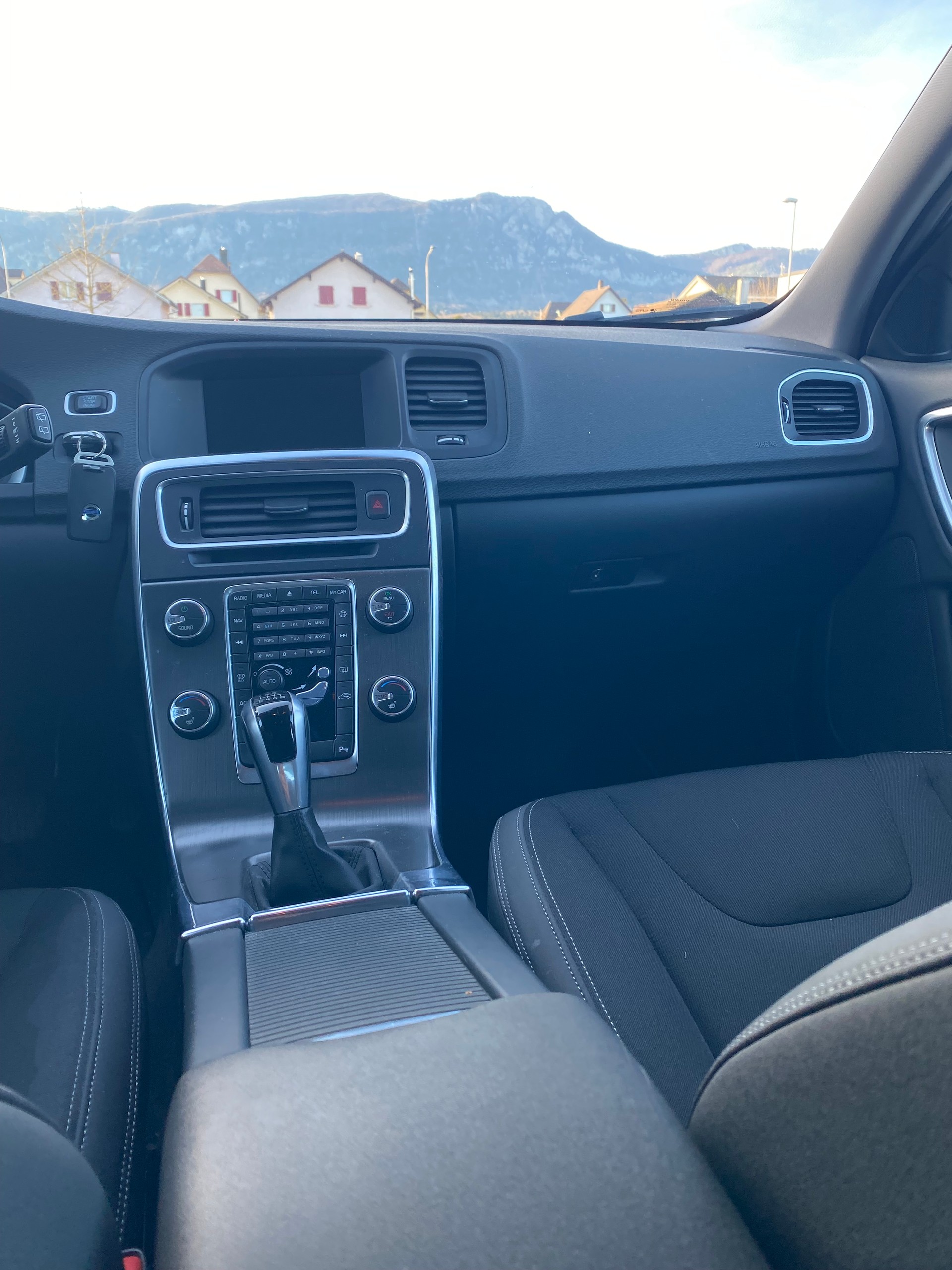 VOLVO V60 D4 Summum-image-8