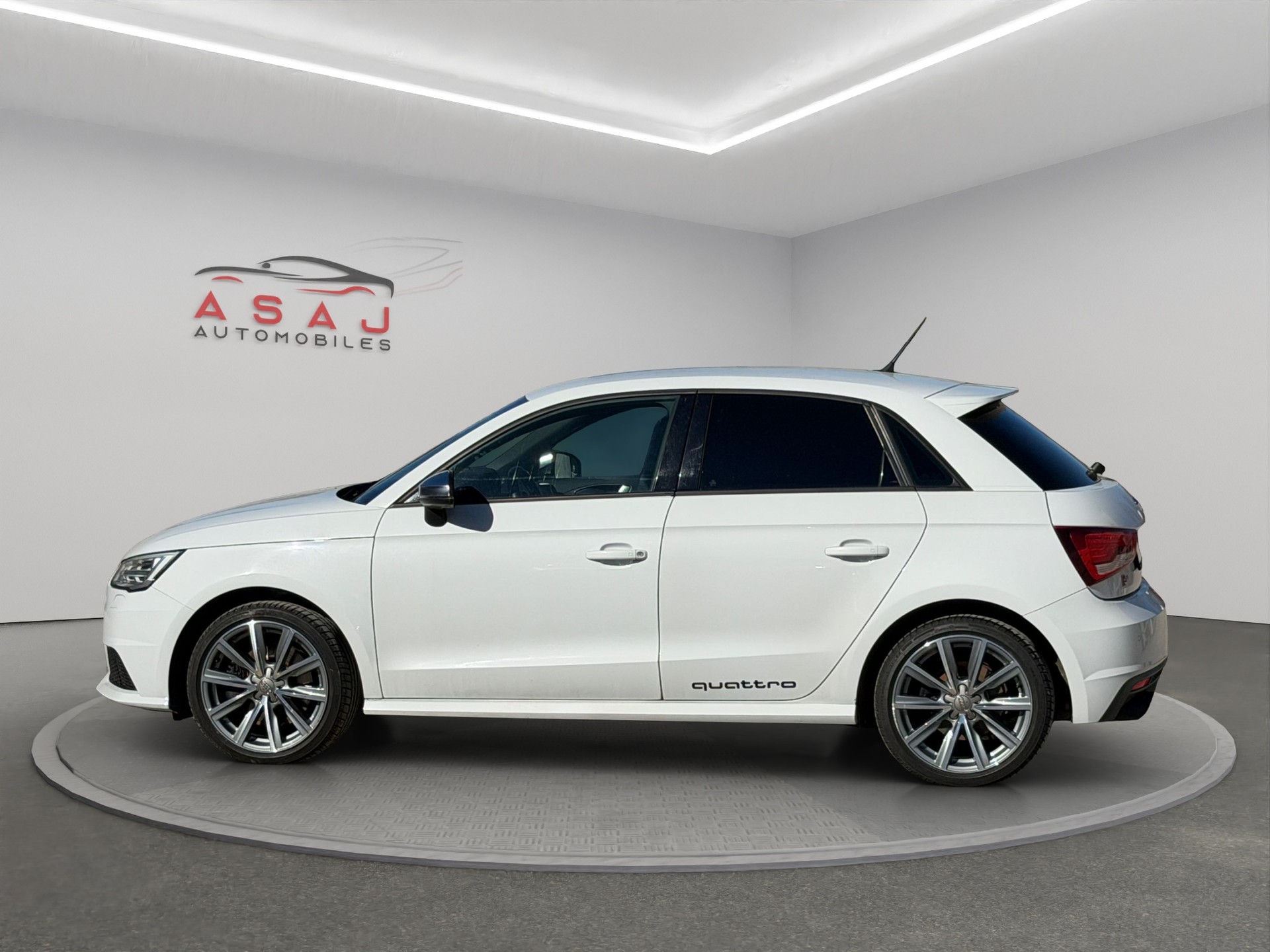 AUDI S1 Sportback 2.0 TFSI quattro-image-7