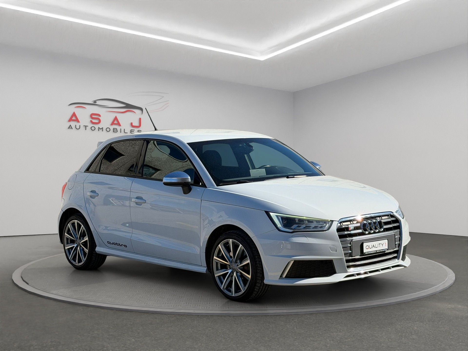 AUDI S1 Sportback 2.0 TFSI quattro-image-2