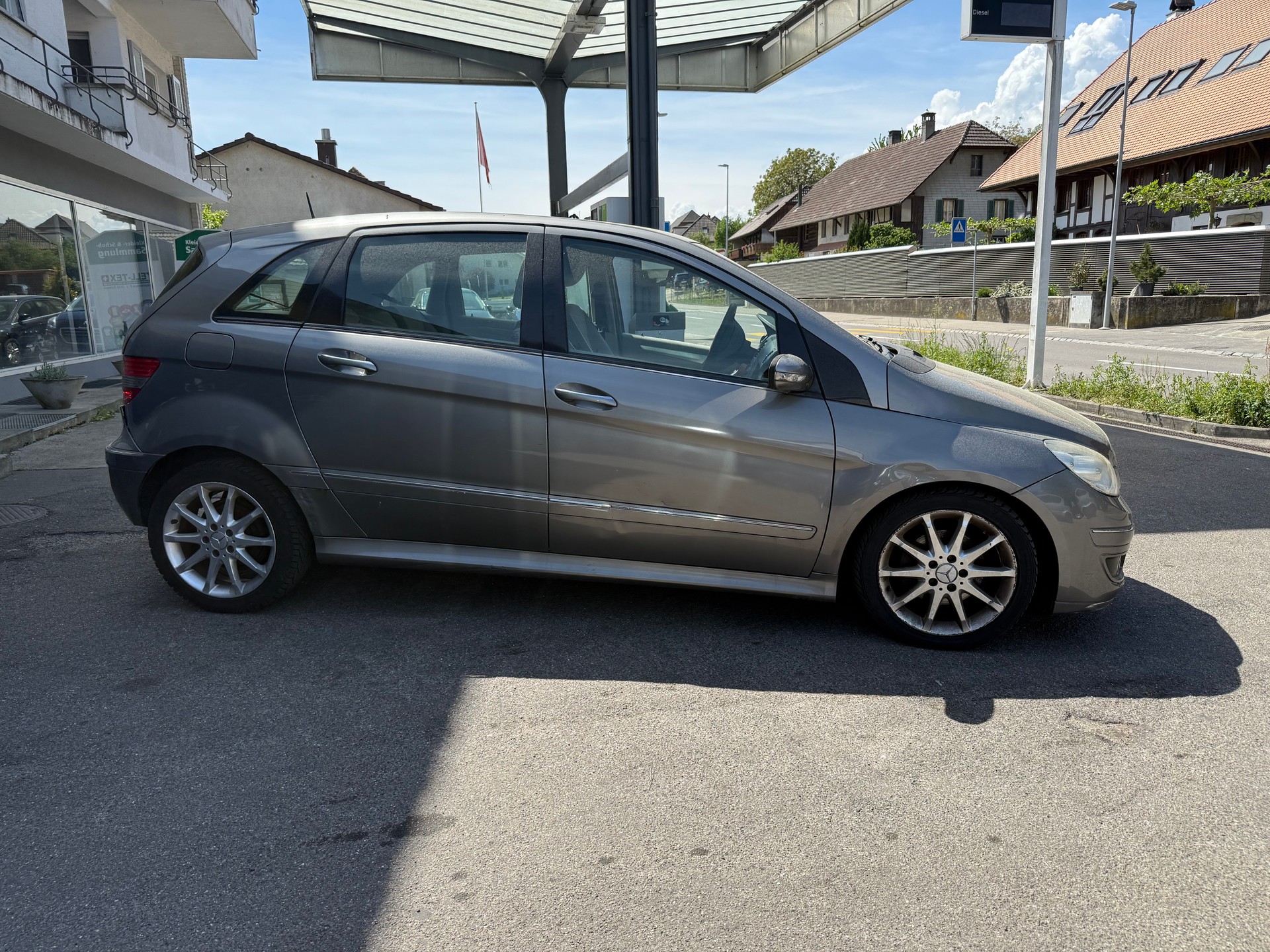 MERCEDES-BENZ B 180 CDI-image-1