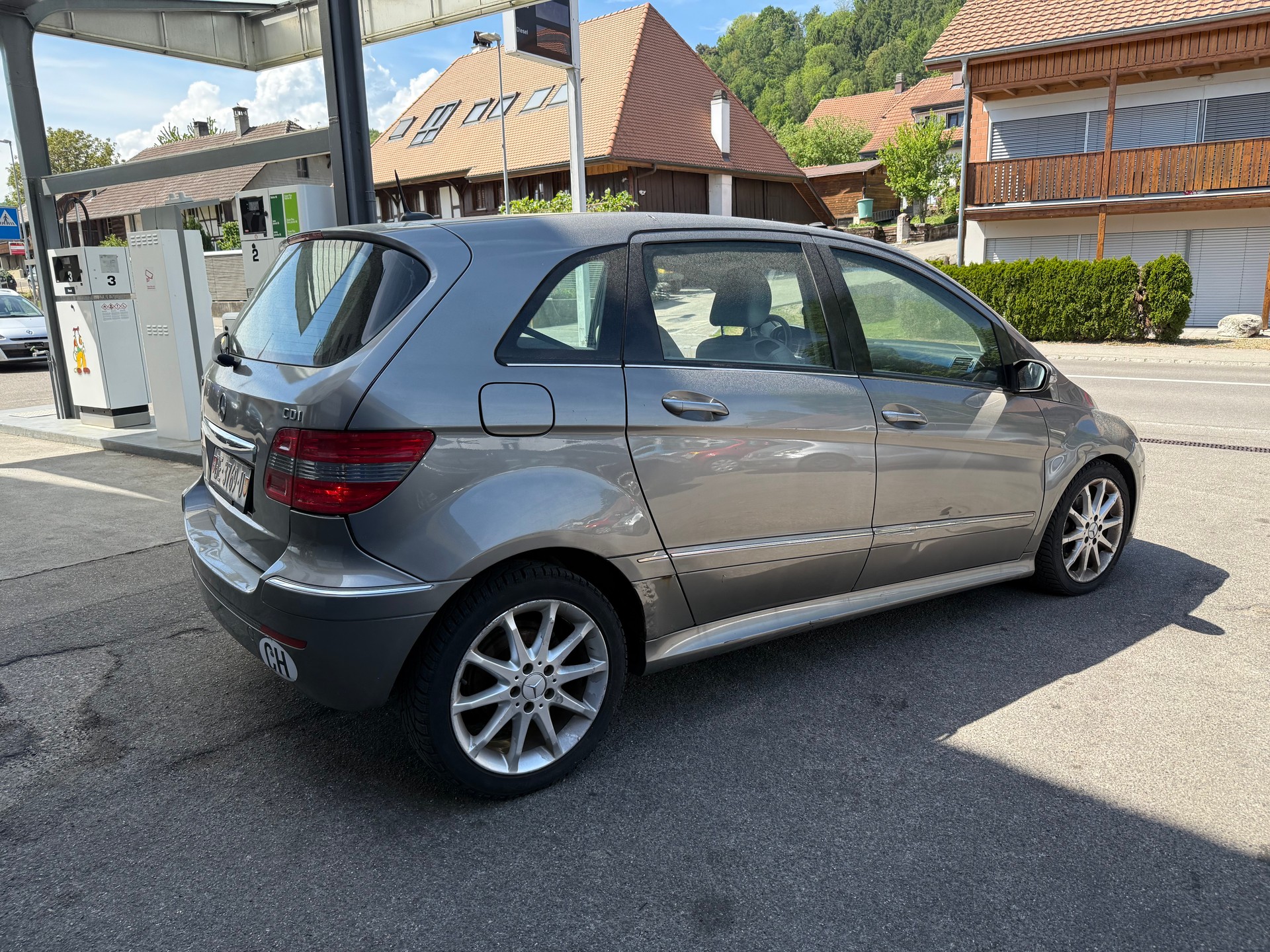 MERCEDES-BENZ B 180 CDI-image-2
