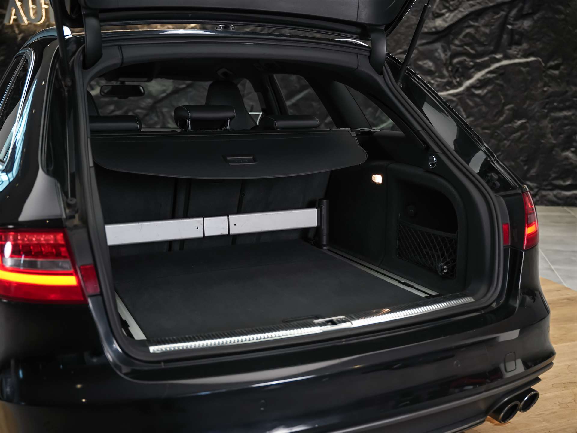 AUDI S4 Avant 3.0 V6 TFSI quattro S-Tronic *Facelift*Bang & Olufsen Soundanlage*Leder Sportsitze*-image-35