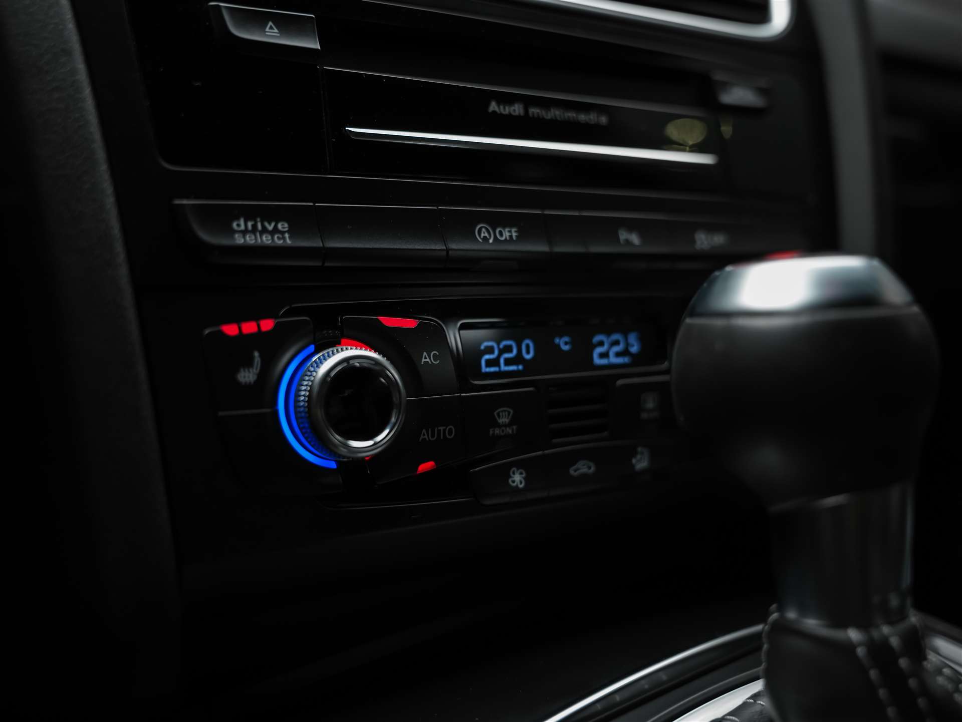 AUDI S4 Avant 3.0 V6 TFSI quattro S-Tronic *Facelift*Bang & Olufsen Soundanlage*Leder Sportsitze*-image-23