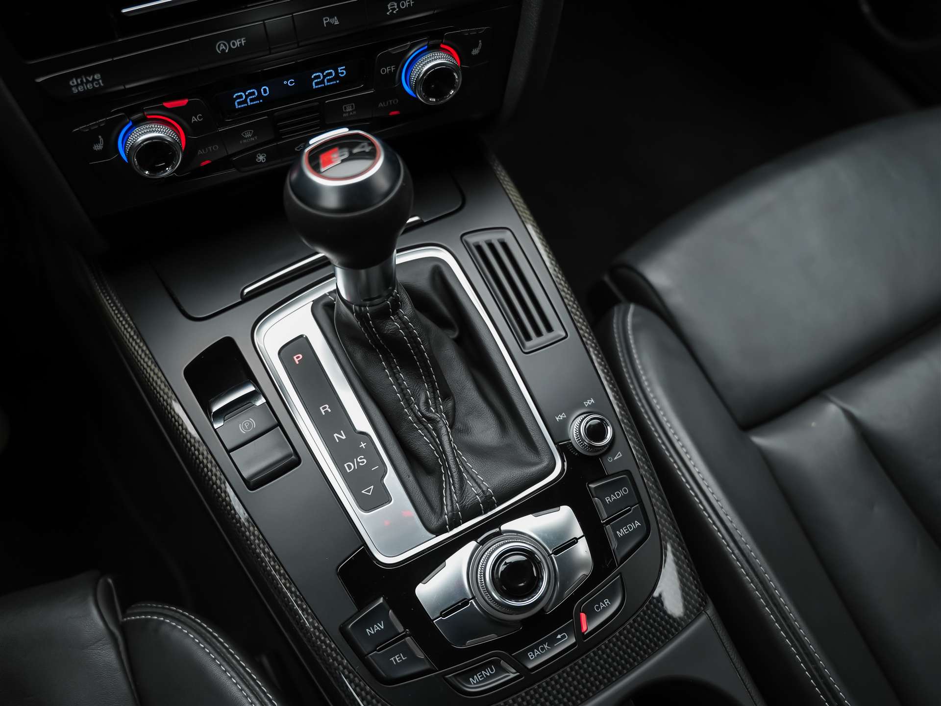 AUDI S4 Avant 3.0 V6 TFSI quattro S-Tronic *Facelift*Bang & Olufsen Soundanlage*Leder Sportsitze*-image-22