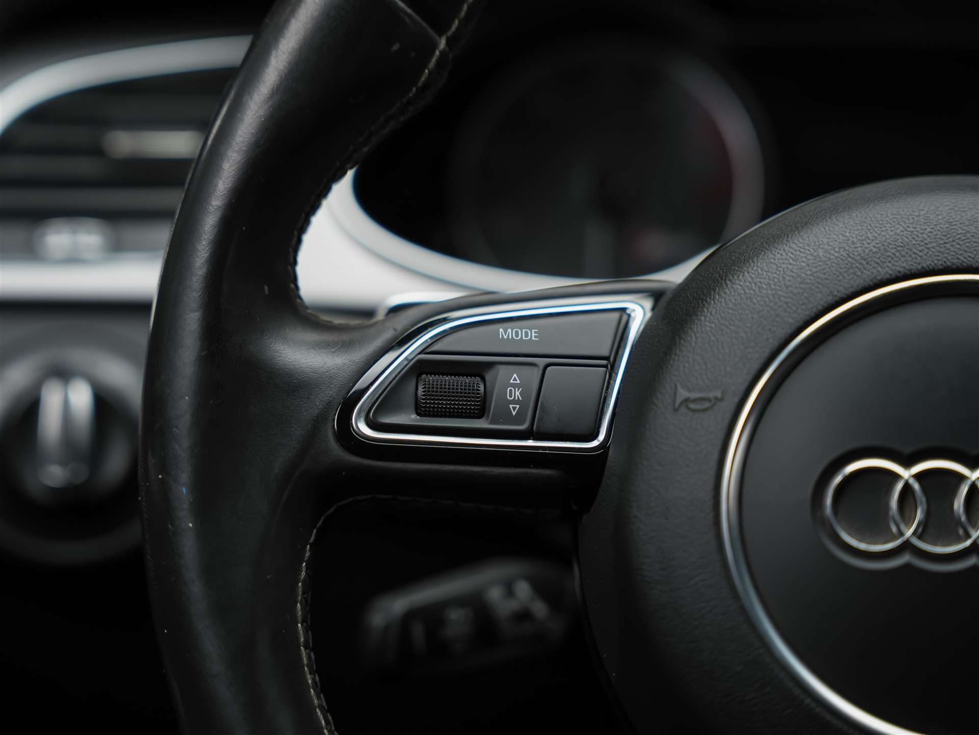 AUDI S4 Avant 3.0 V6 TFSI quattro S-Tronic *Facelift*Bang & Olufsen Soundanlage*Leder Sportsitze*-image-27