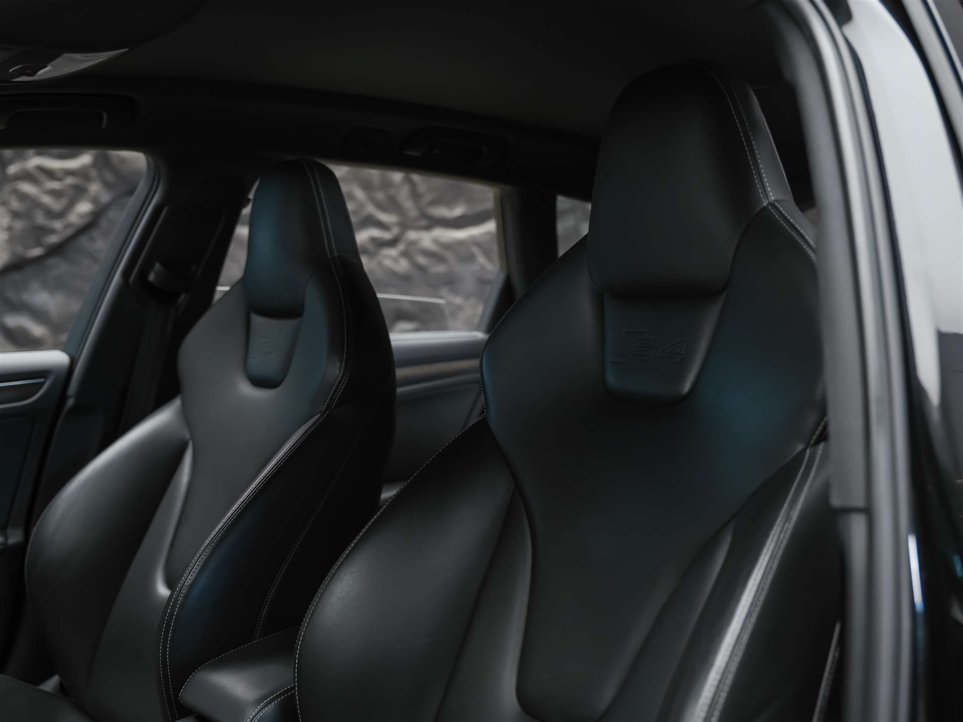 AUDI S4 Avant 3.0 V6 TFSI quattro S-Tronic *Facelift*Bang & Olufsen Soundanlage*Leder Sportsitze*-image-10