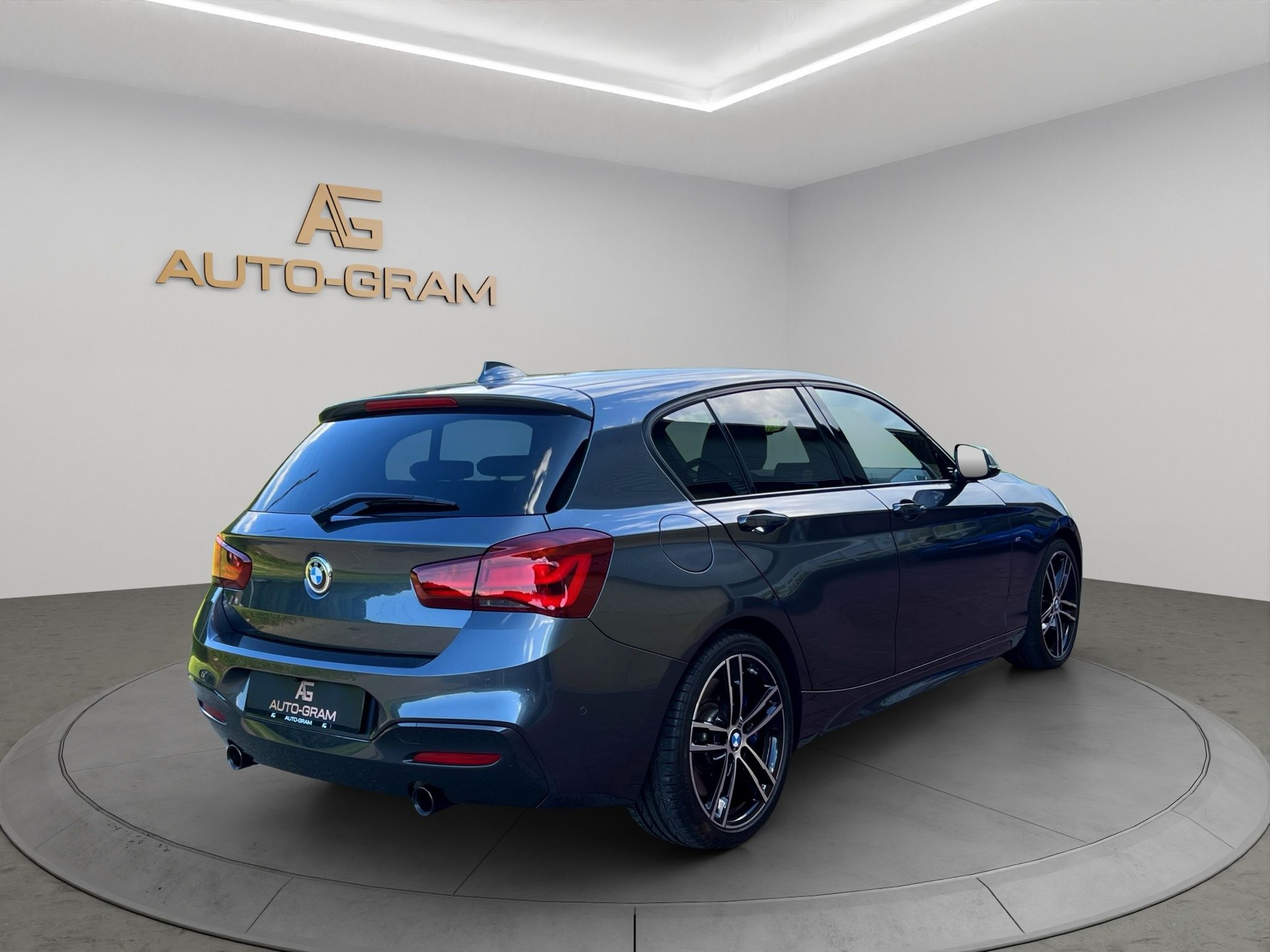 BMW M140i xDrive Steptronic-image-4