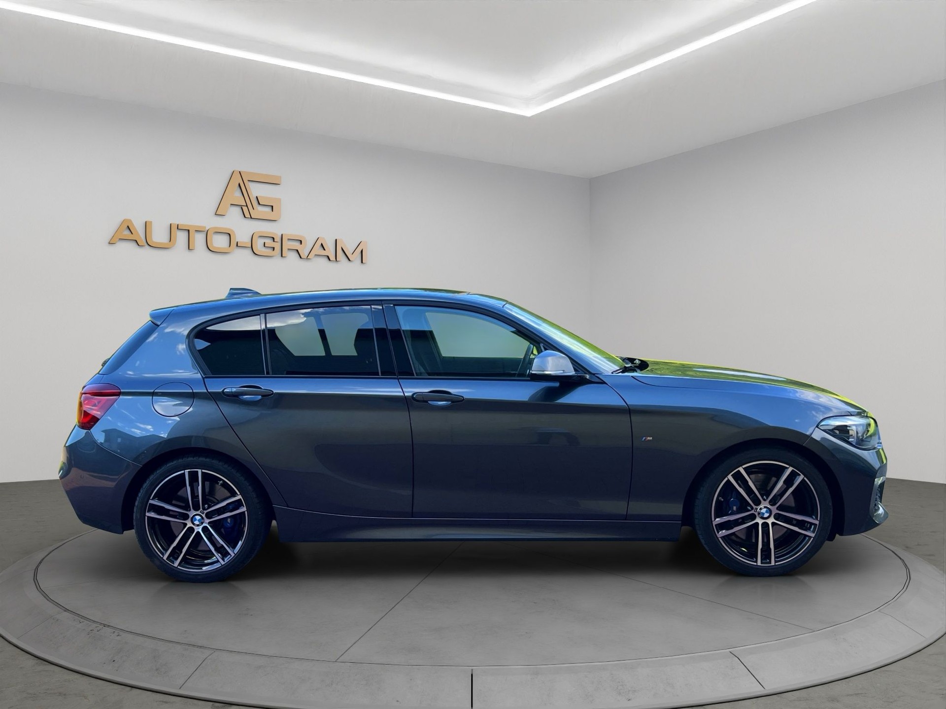 BMW M140i xDrive Steptronic-image-5