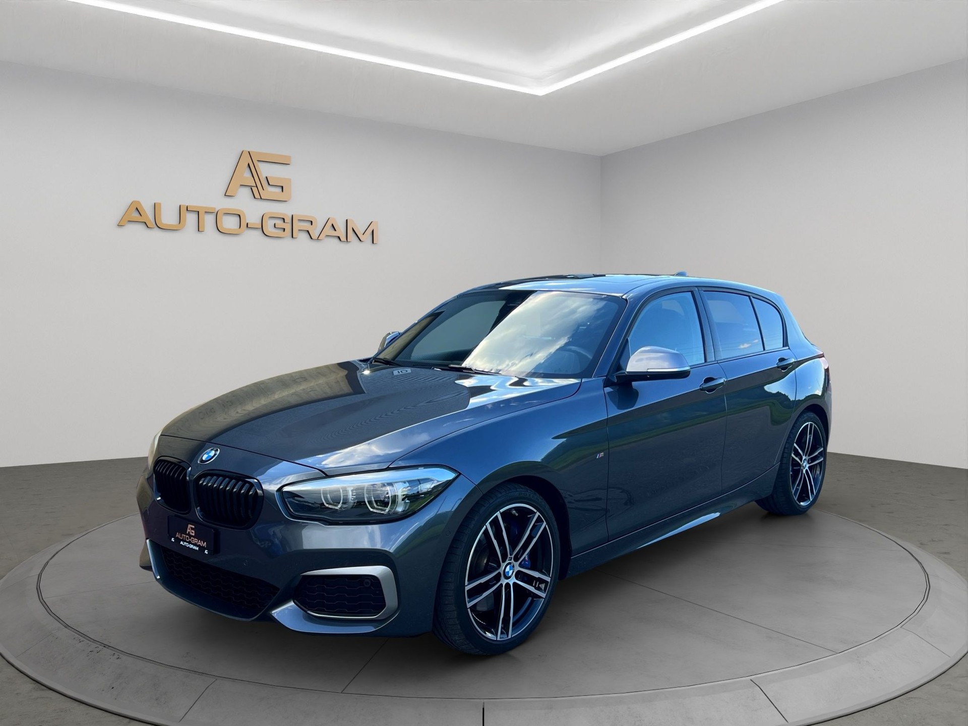 BMW M140i xDrive Steptronic